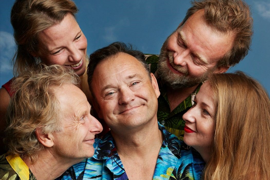 Troels Malling - manden i midten - er ny i Odsherred Sommerrevy.