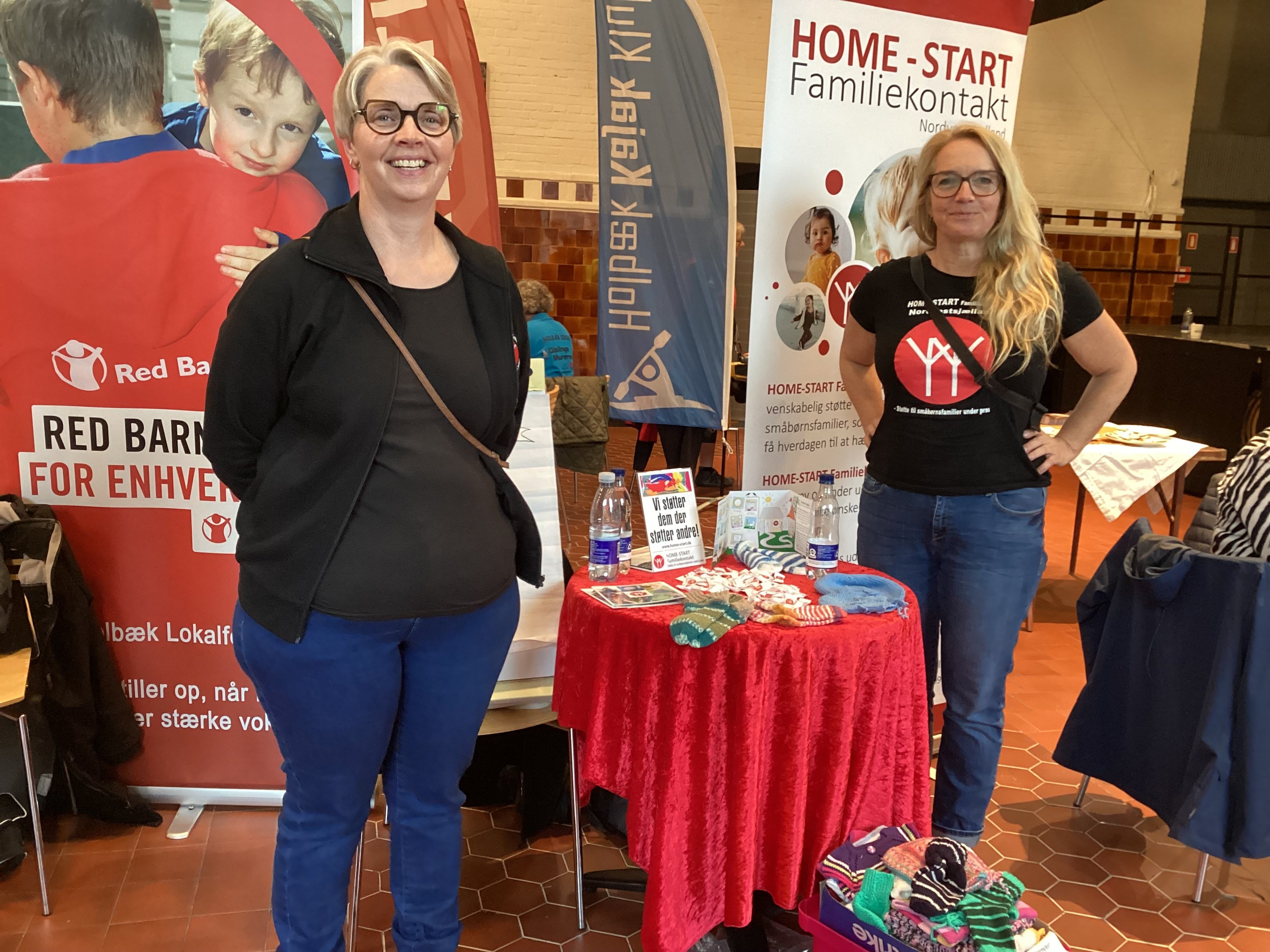 Billedet er fra kommunens første inspirationsmesse, hvor HOME-START og Red Barnet havde en stand.