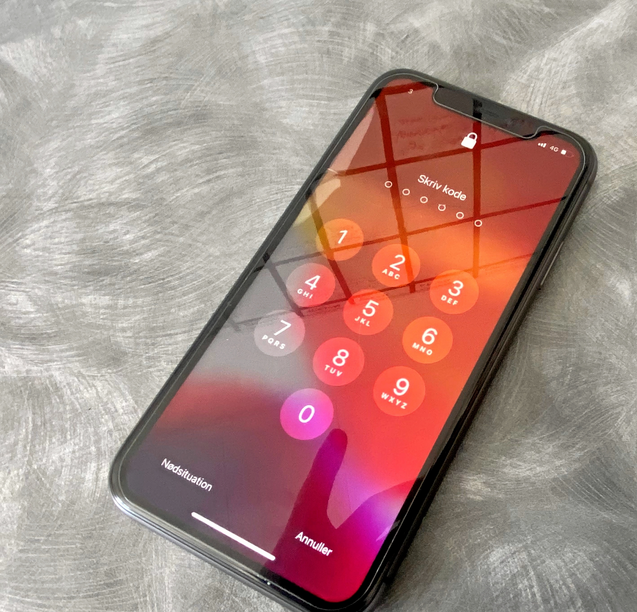 En påstået handel med en iPhone udviklede sig til noget helt andet. - Martin Olsen En påstået handel med en iPhone udviklede sig til noget helt andet.