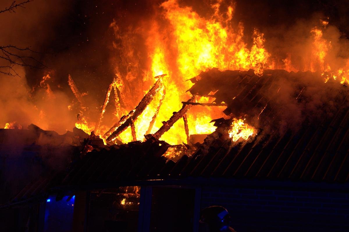 Flammerne er massive.