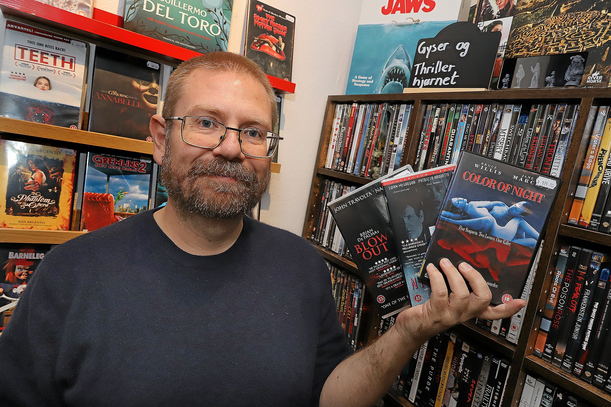Kenneth Carlsson køber og sælger film på DVD og blu-ray i sin nye butik.
