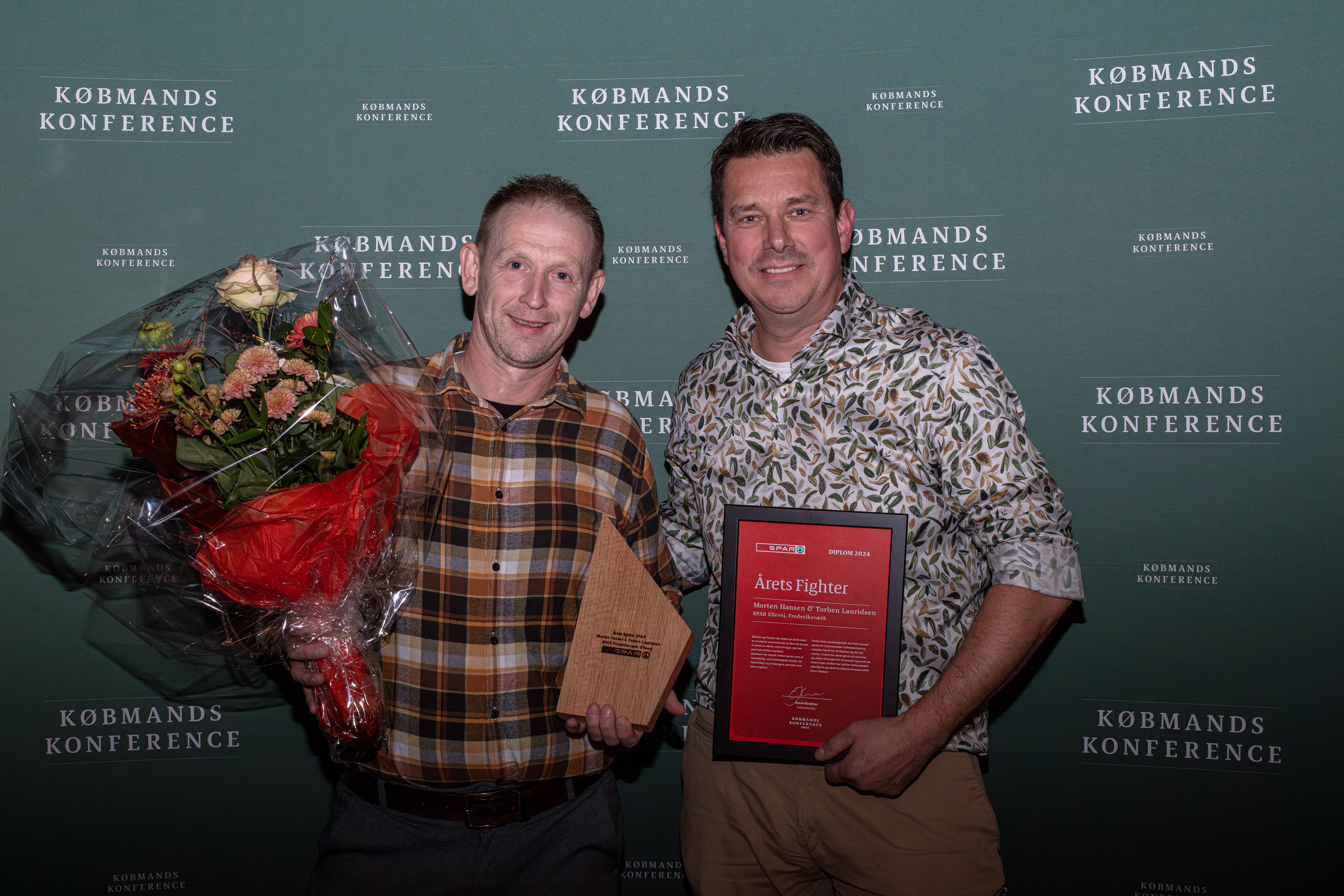 Prisvinderne Morten Hansen og Torben Lauridsen ved købmands konferencen i Fredericia
