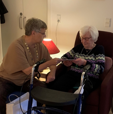 Det blev den dejligste fejring i næsten 100 år for Annie. - Presse Det blev den dejligste fejring i næsten 100 år for Annie.