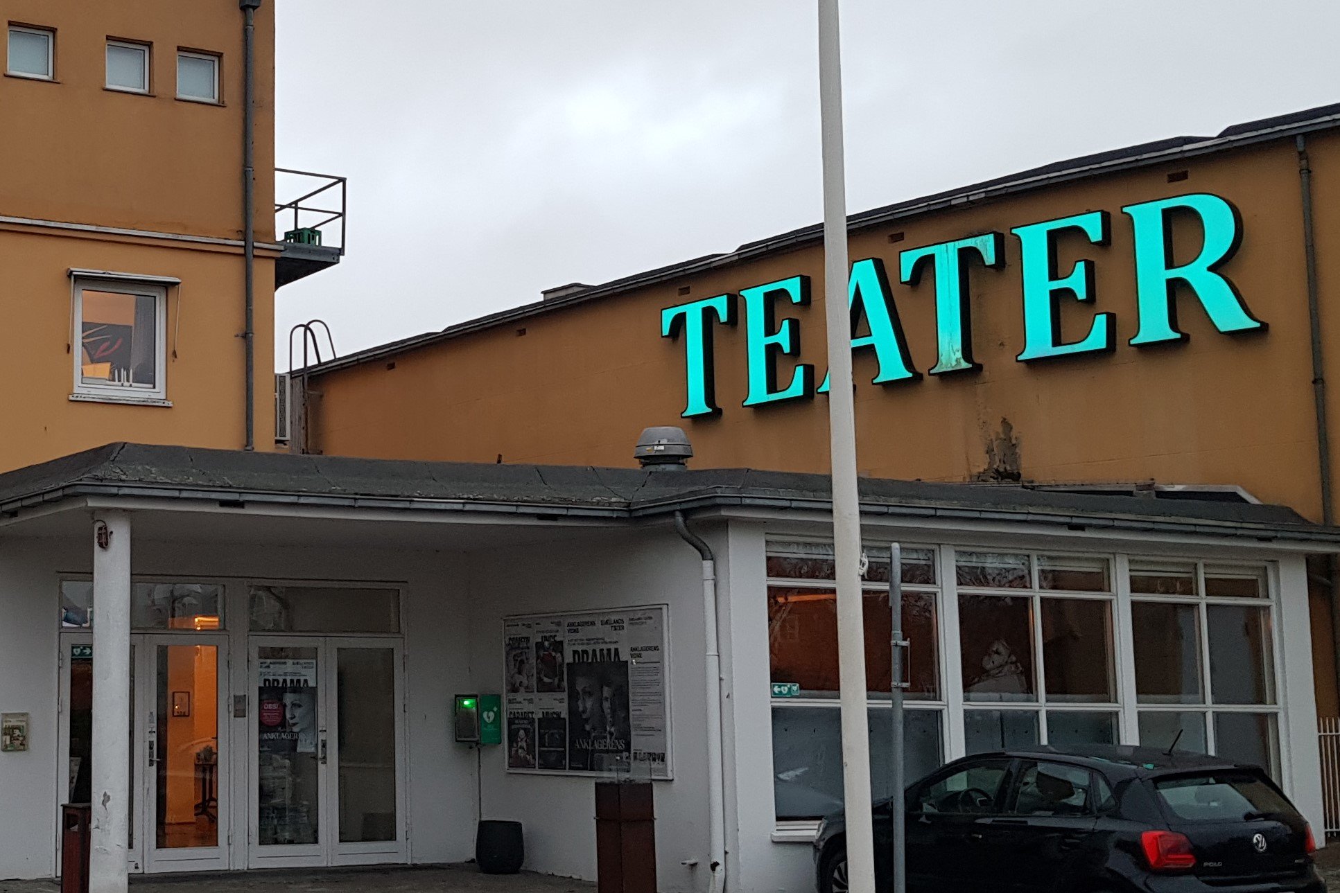 Det er meningen, at et nyt kulturhus skal afløse den gamle teaterbygning på Vimmelskaftet. Men nu er planerne sat lidt på hold.