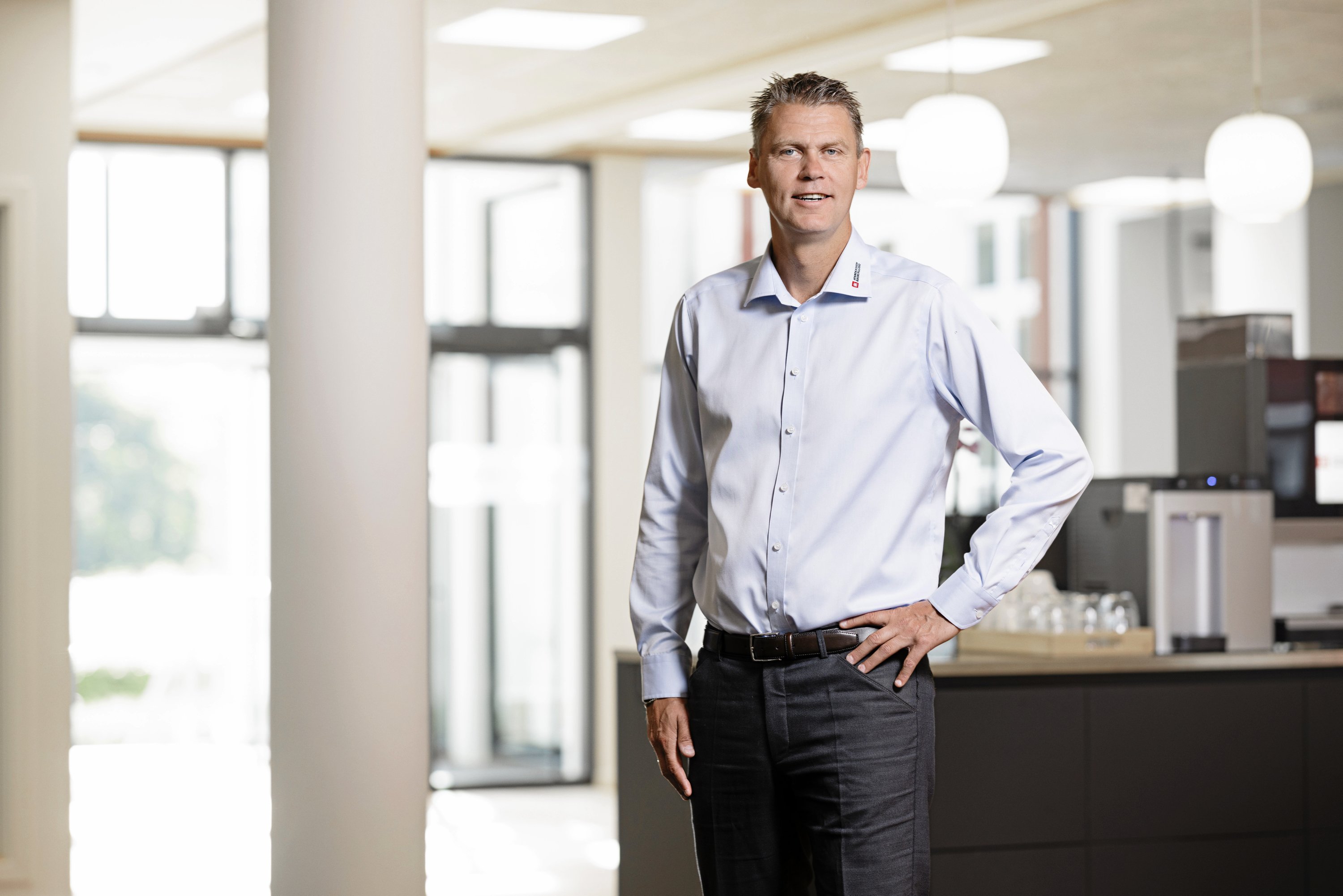 Afdelingsdirektør i Sparekassen Kronjylland fylder rundt.