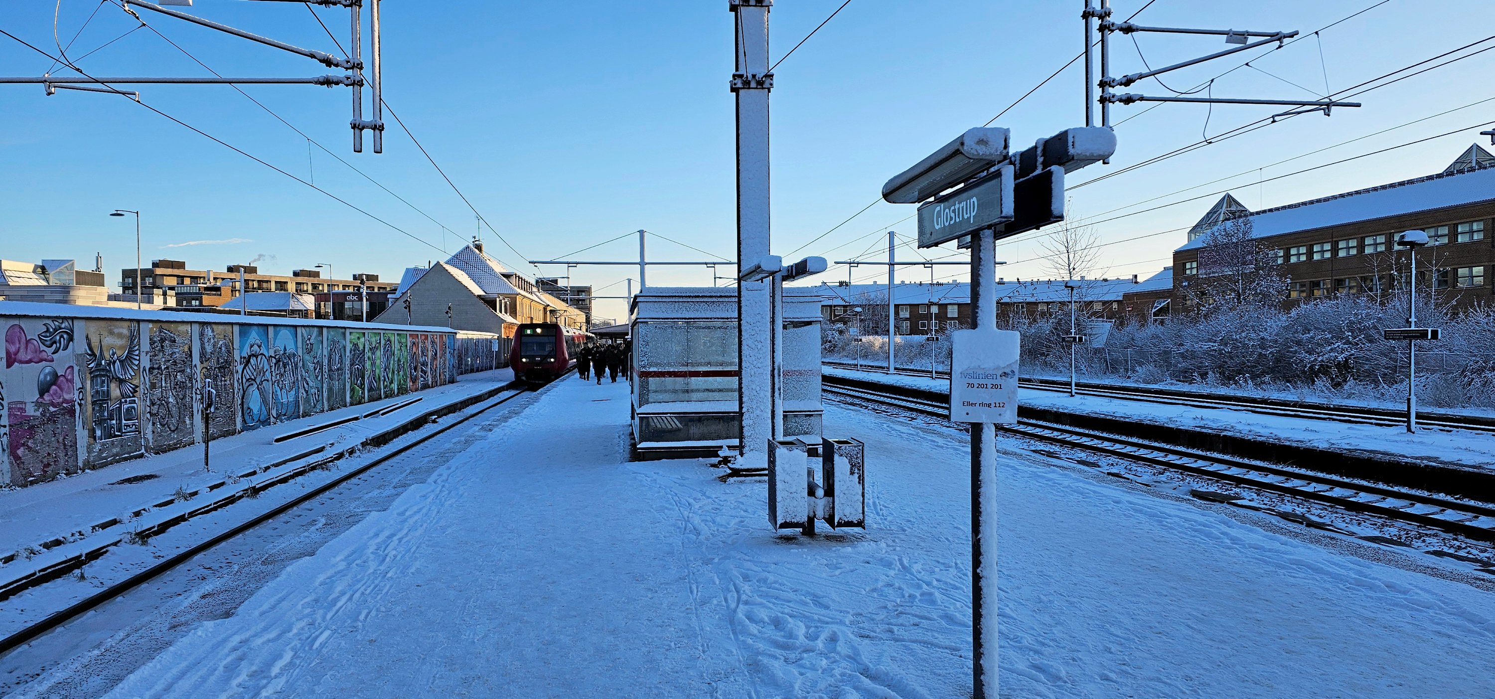 Selvom det ser hvidt ud, er det sikkert at gå på perronen, lyder det fra DSB.
