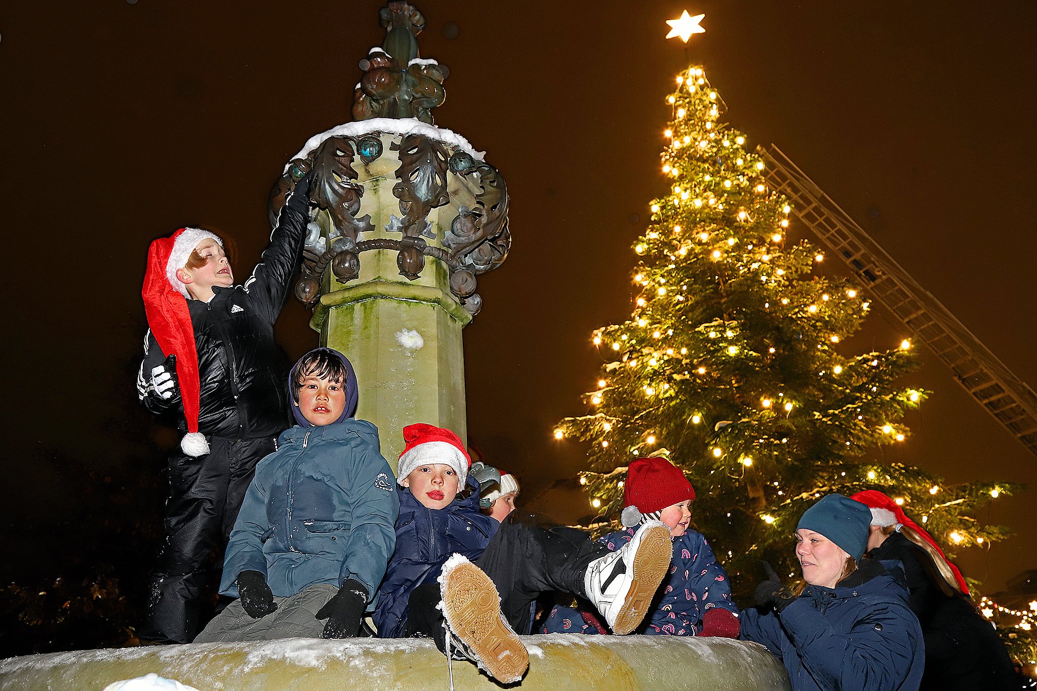 Byerne har ændret sig, så juleaktiviteter skal nytænkes for at trække folk ind i bymidten, fortæller handelsforeninger.