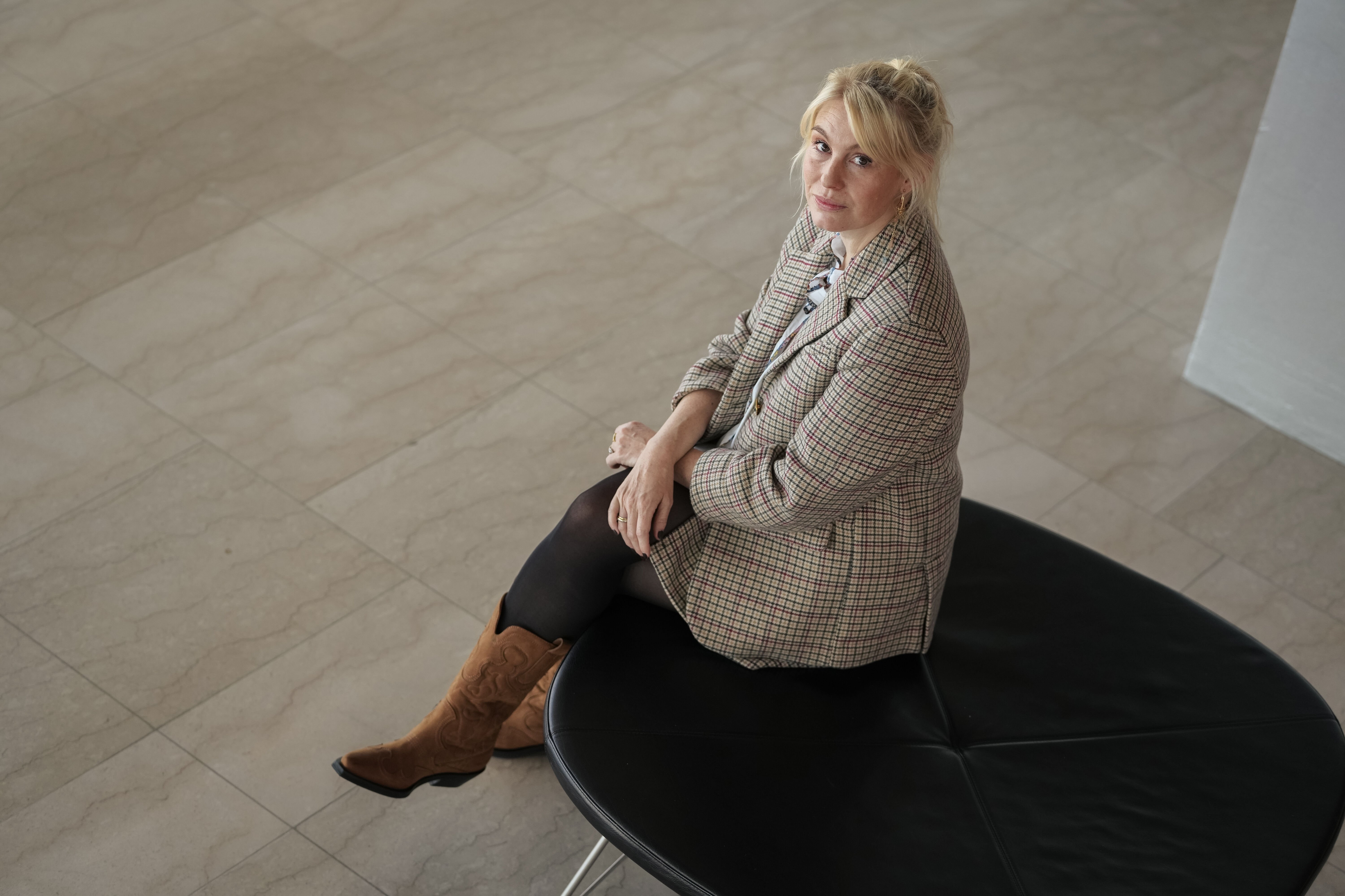 Helene Reingaard Neumann vaklede mellem at søge ind på skuespilleruddannelsen eller læse teologi, men hun endte på universitet og blev uddannet præst i 2017. - Jeg havde en længsel efter at vide noget mere om tro, fortæller hun. (Arkivfoto).