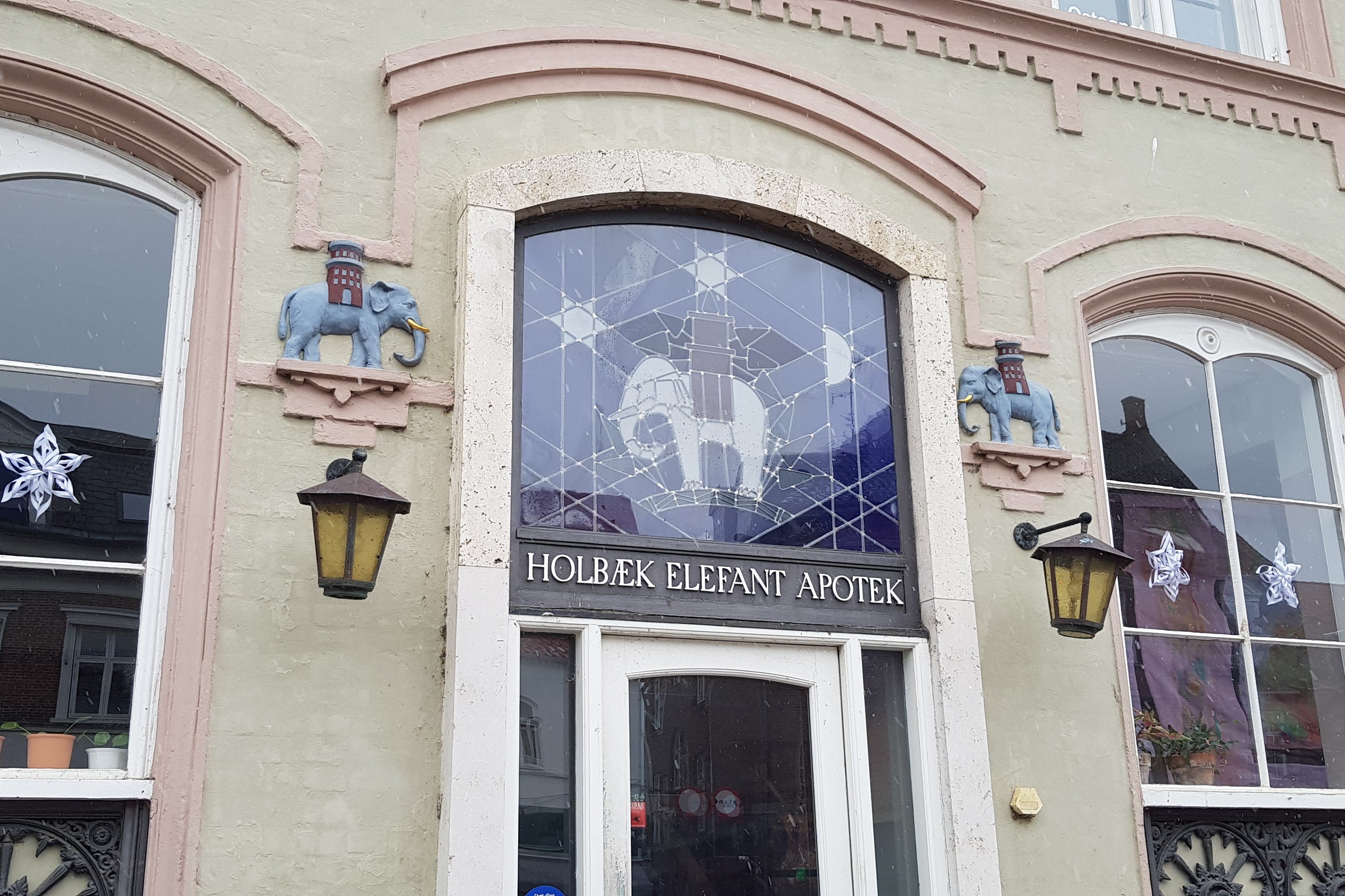 Støtteforeningen for Det Gamle Elefant-apotek i Holbæk drømmer om at kunne købe den historiske bygning.