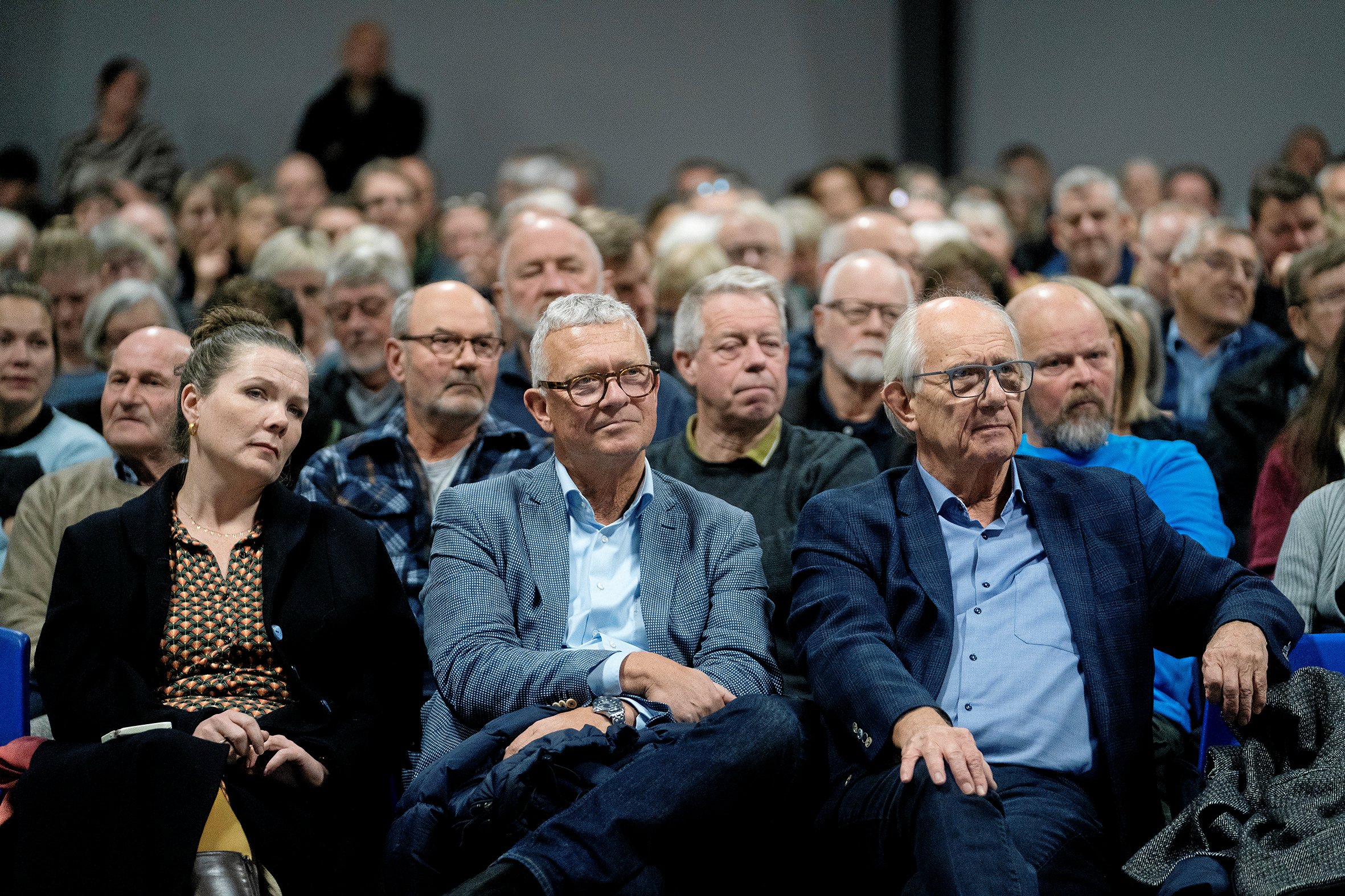 Der findes flere bedre alternativer, lød beskeden til de fremmødte politikere, der var placeret på første række. Her er det til venstre Marie Stærke (S), flankeret af Thomas Kampmann og Jørgen Petersen fra de Konservative.