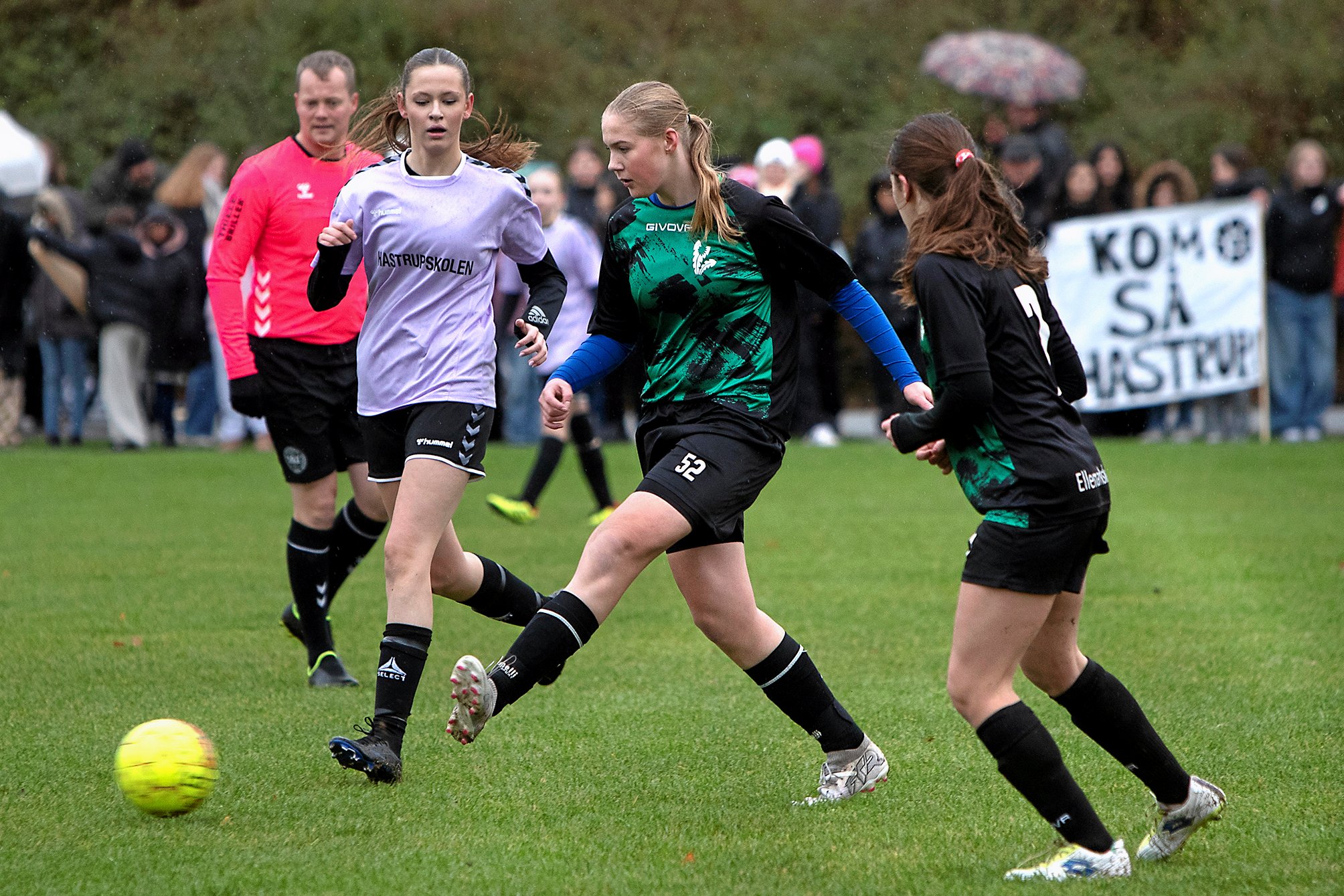 Caroline Juul Johansen (midten) blev kampens hovedperson.