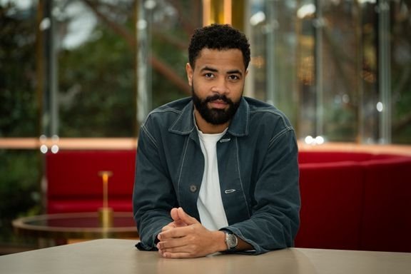 Ud over sit virke på flere af P3's radioprogrammer har Andrew Moyo også erfaring fra tv. Sidste år kastede han sig ud som skuespiller i serien "Guldfeber", som er inspireret af hans egne livserfaringer som telefonsælger. (PR-foto).
