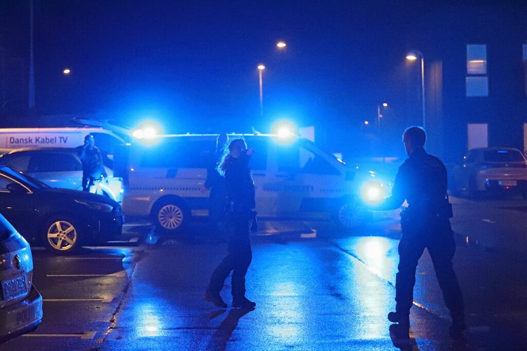 Fredag den 6. december var der en skudepisode (billedet), og nu viser det sig, at der samme dag var en anden voldelig episode i samme område. Nu viser det sig, at der er sammenfald mellem de to episoder