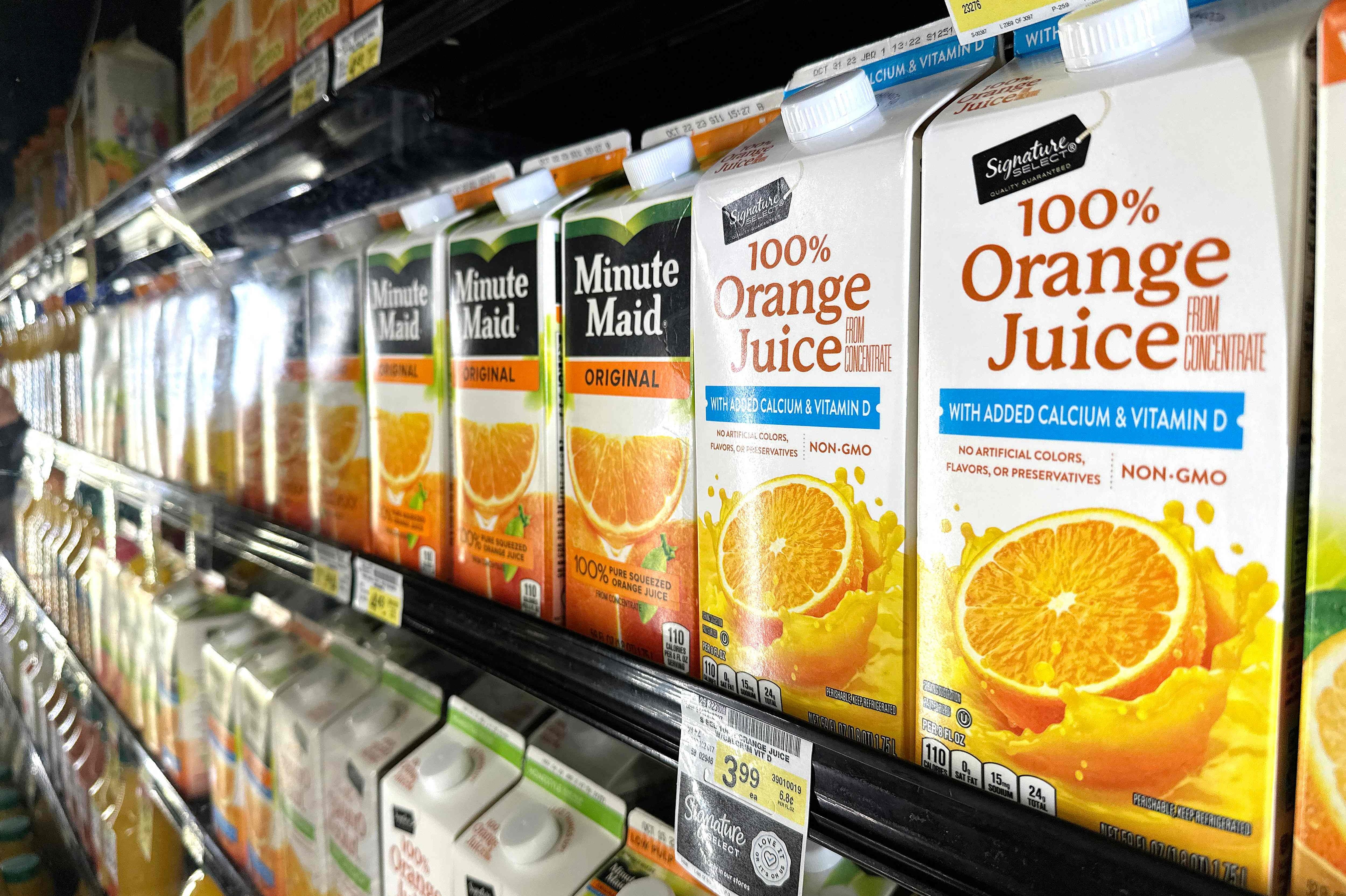 Det er ikke kun energidrikke og sodavand, der kan give syreskader på tænderne. Syreholdige frugter som appelsiner skal du heller ikke bade tænderne i dagen lang. (Arkivfoto).