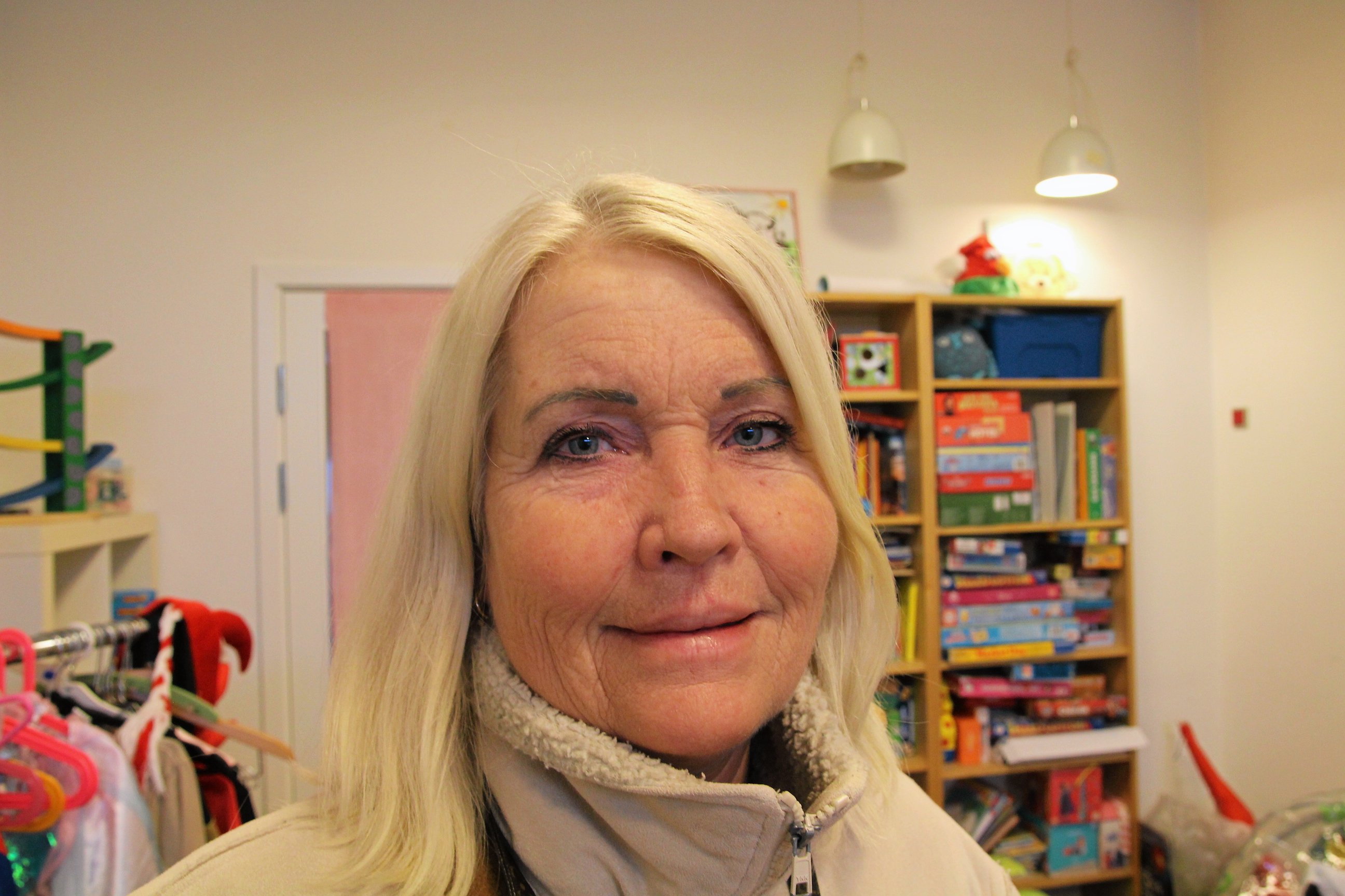 - Vi sad i bilen på vej til lufthavnen, og jeg tænkte, at vi aldrig ville kunne nå ud til gaten i tide, siger Eva Bryld om en af de episoder hun husker allermest tydeligt.