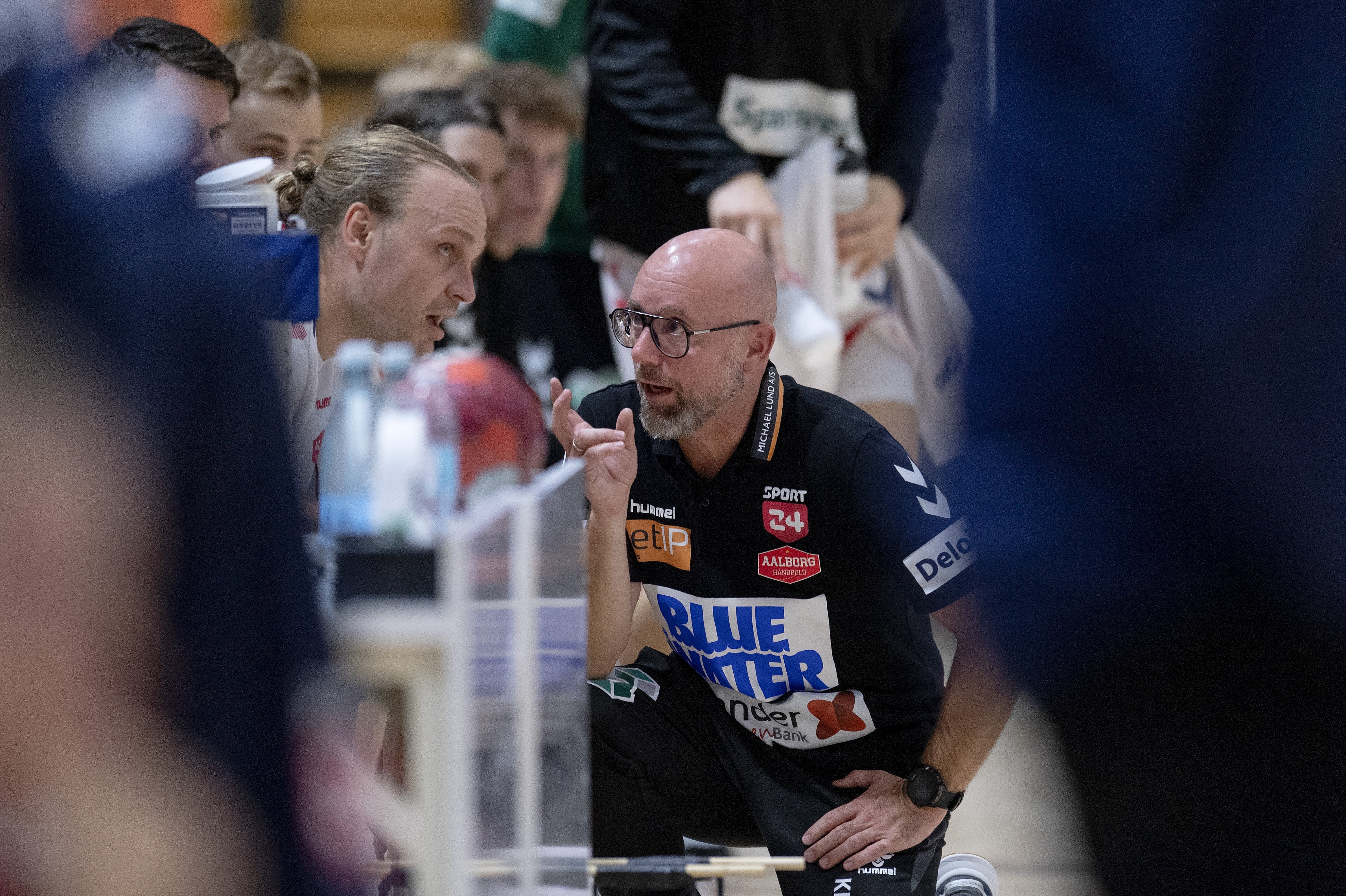 Stefan Madsen har i mange år trænet Henrik Møllgaard i Aalborg Håndbold. Fra næste sommer skal de danne trænerduo i PSG. (Arkivfoto).