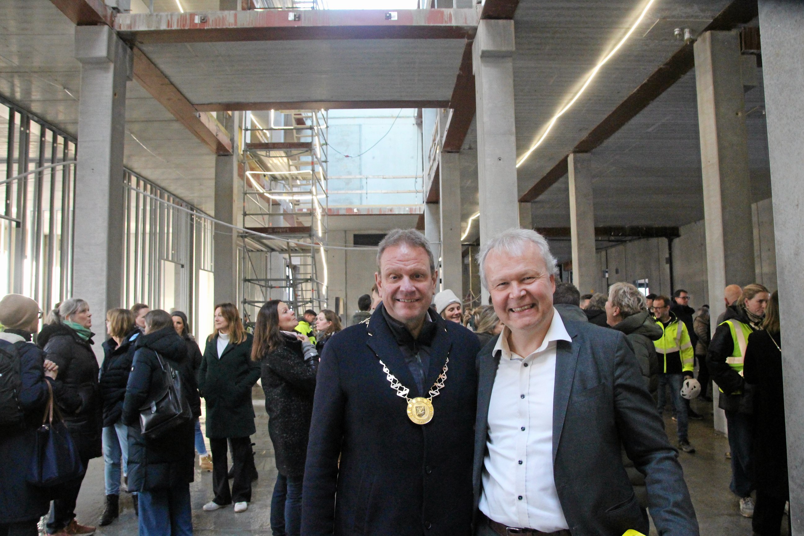 Imens cirkelhusgrunden har givet hovedbrud for politikerne i Fredensborg, kan Hørsholm-borgmester Morten Slotved (K) og rektor Thomas Thrane blot glæde sig til den nye bygning på Christianshusvej står færdig.