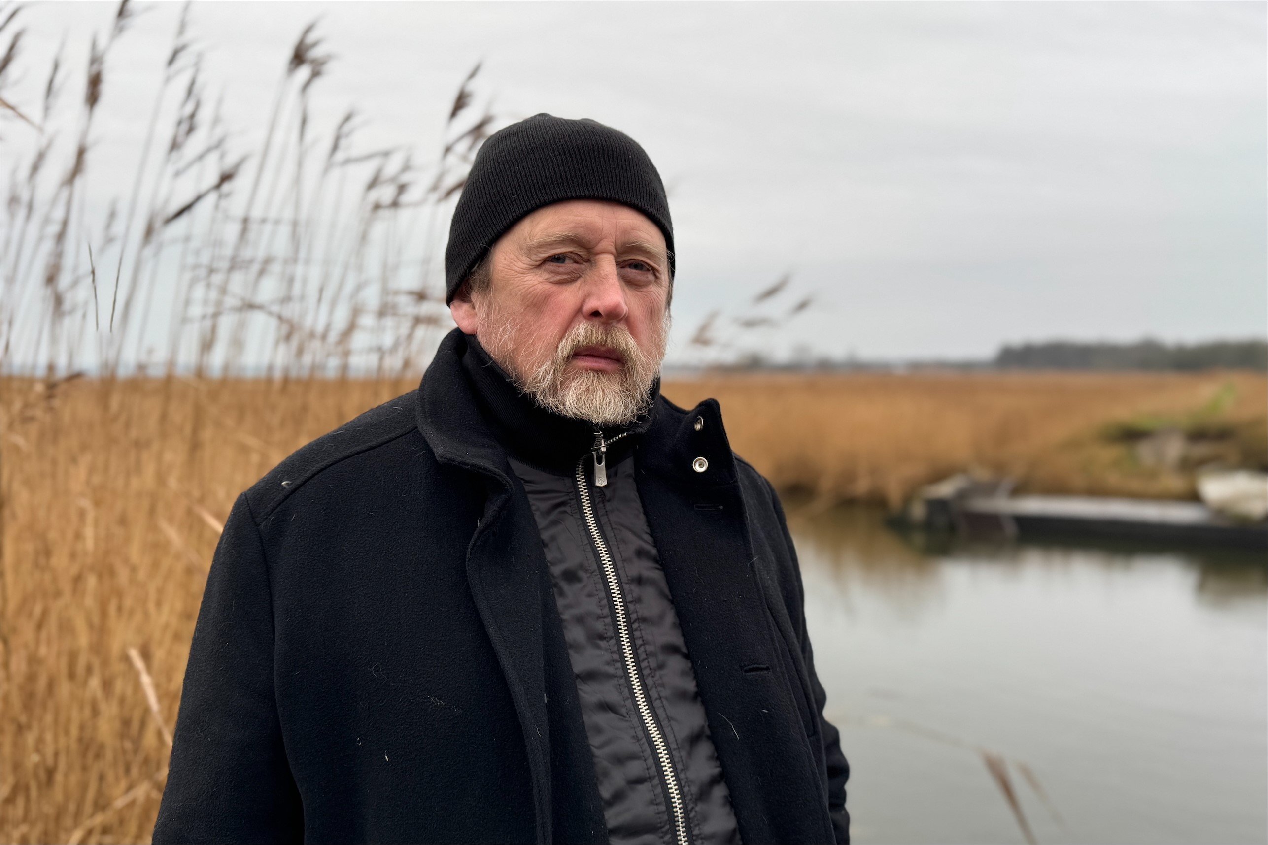 Lars Folmann får støtte fra Jørn Rasmussen fra landsforeningen Fair Spildevand.