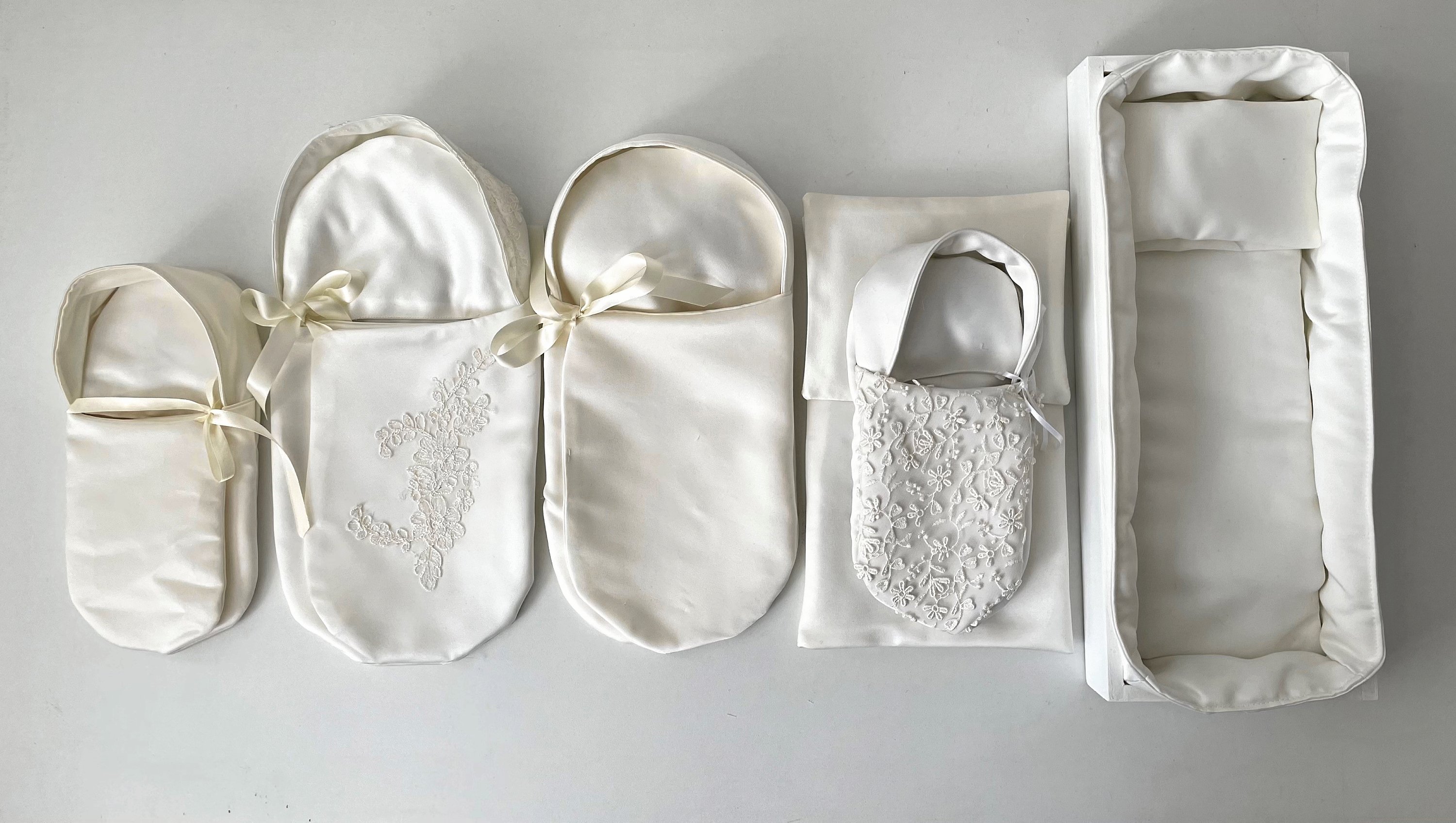 Foreningen leverer gratis nøddåbskjoler, kisteindsatser og andet til forældre, der har mistet et barn.