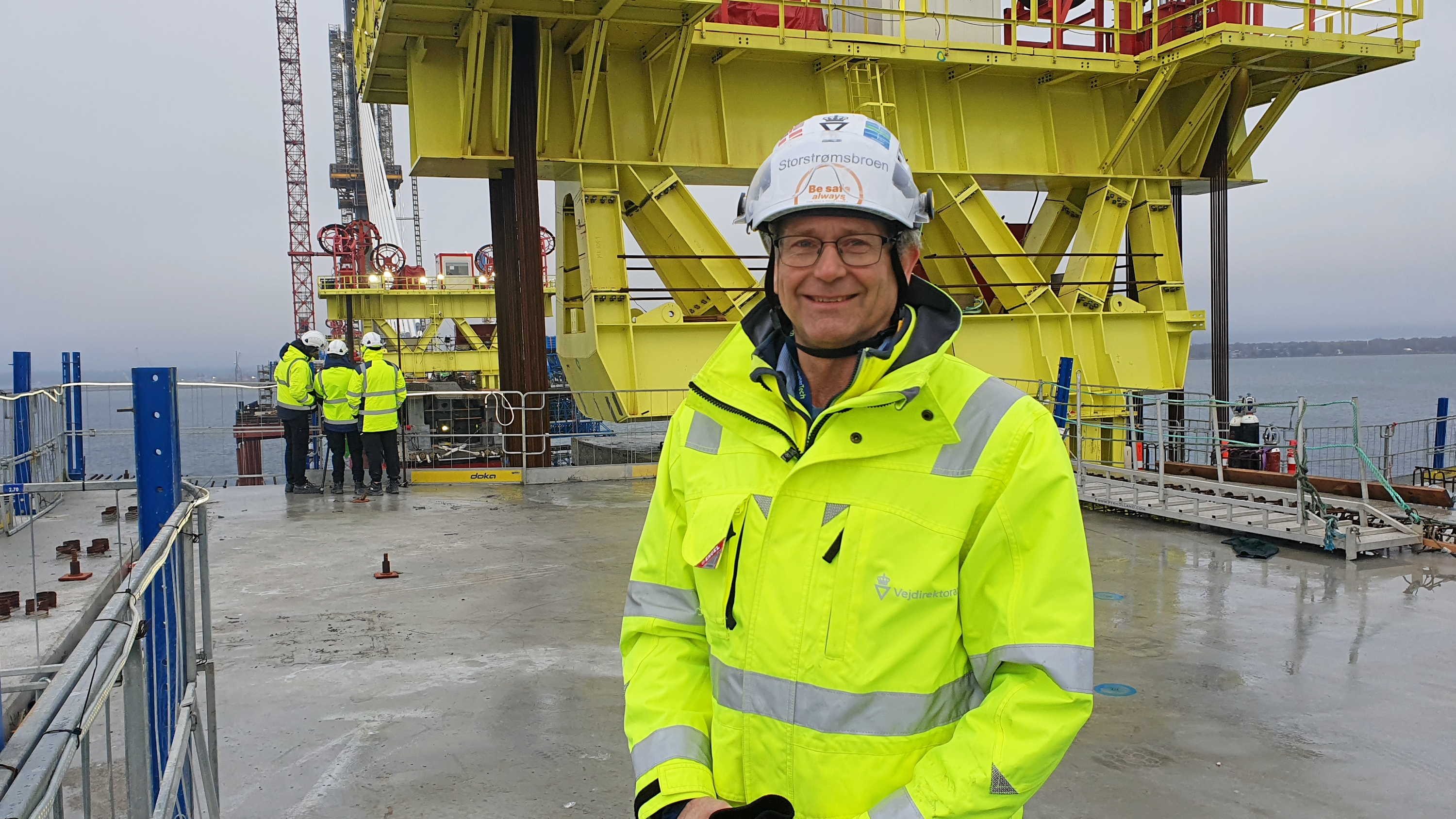 Niels Gottlieb, projektchef hos Vejdirektoratet, regner med at den nye bro er klar senest til februar. - Lars Christensen Niels Gottlieb, projektchef hos Vejdirektoratet, regner med at den nye bro er klar senest til februar.