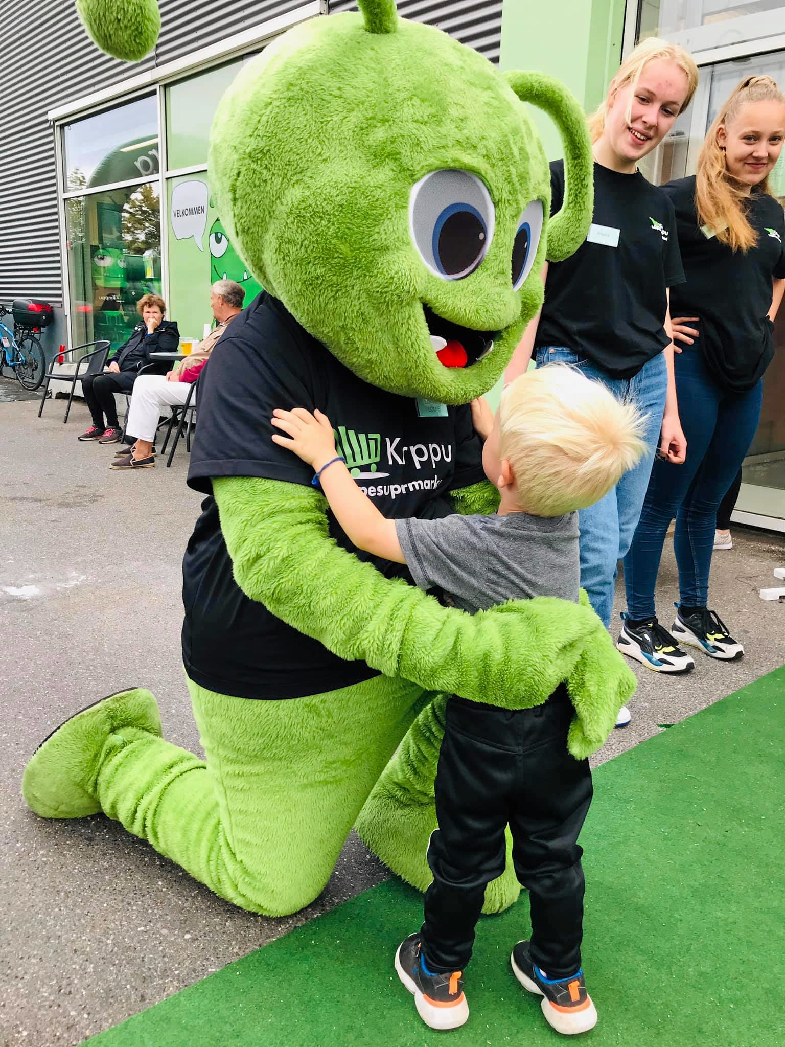Loppen Louie har lovet at komme til åbningen i Ringsted. - Kirppu Loppen Louie har lovet at komme til åbningen i Ringsted.