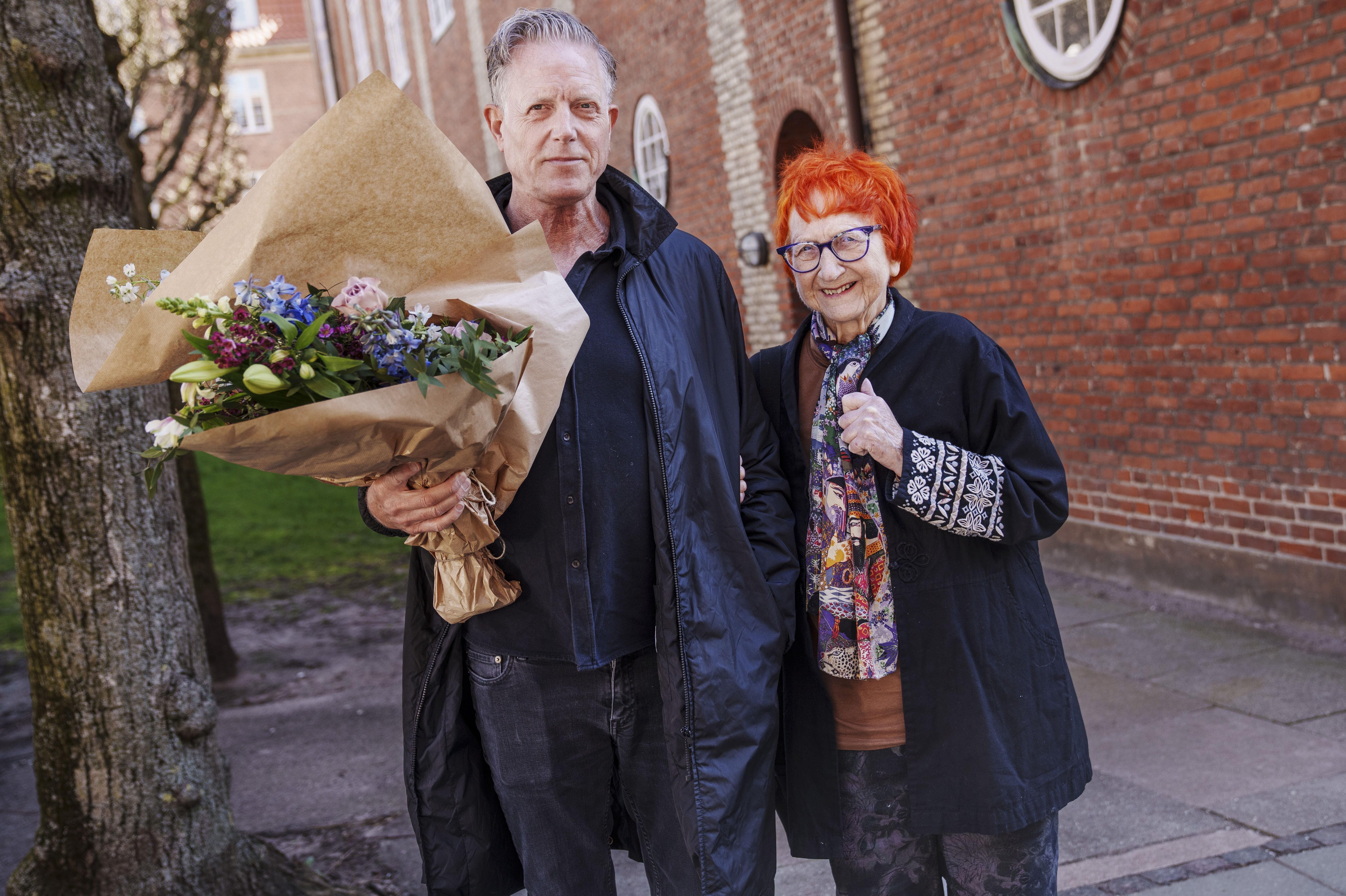 Skuespiller og teaterdirektør Jytte Abildstrøm er død i en alder af 90 år. På billedet ses hun sammen med sin yngste søn, skuespiller Peter Mygind. (Arkivfoto).