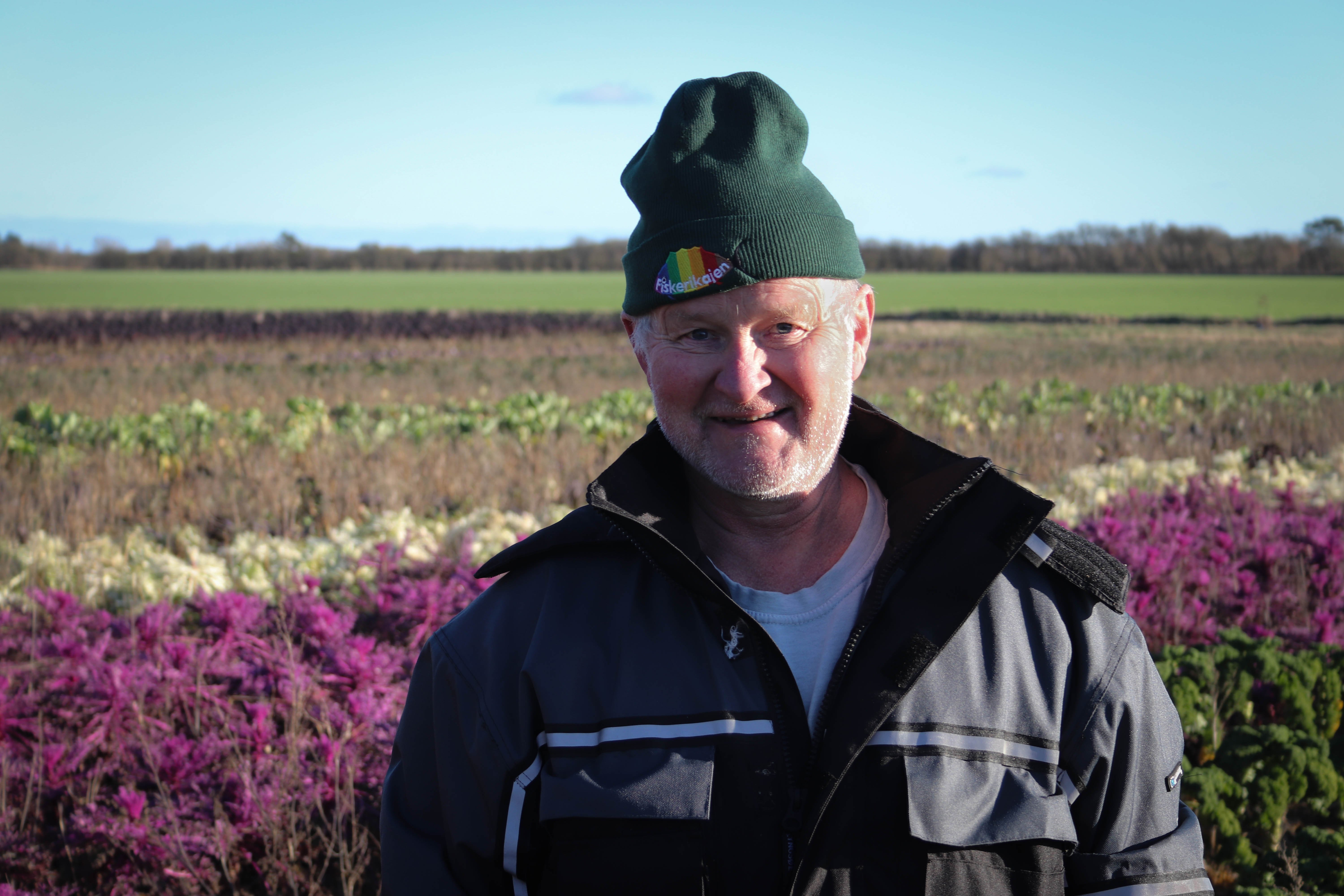 Søren Wiuff havde planer om at fejre sin 70 års dag på Nekselø, men det har en skadet akillessene forhindret, så han bliver på Brogård, hvor venner og familie kommer til lagkage.