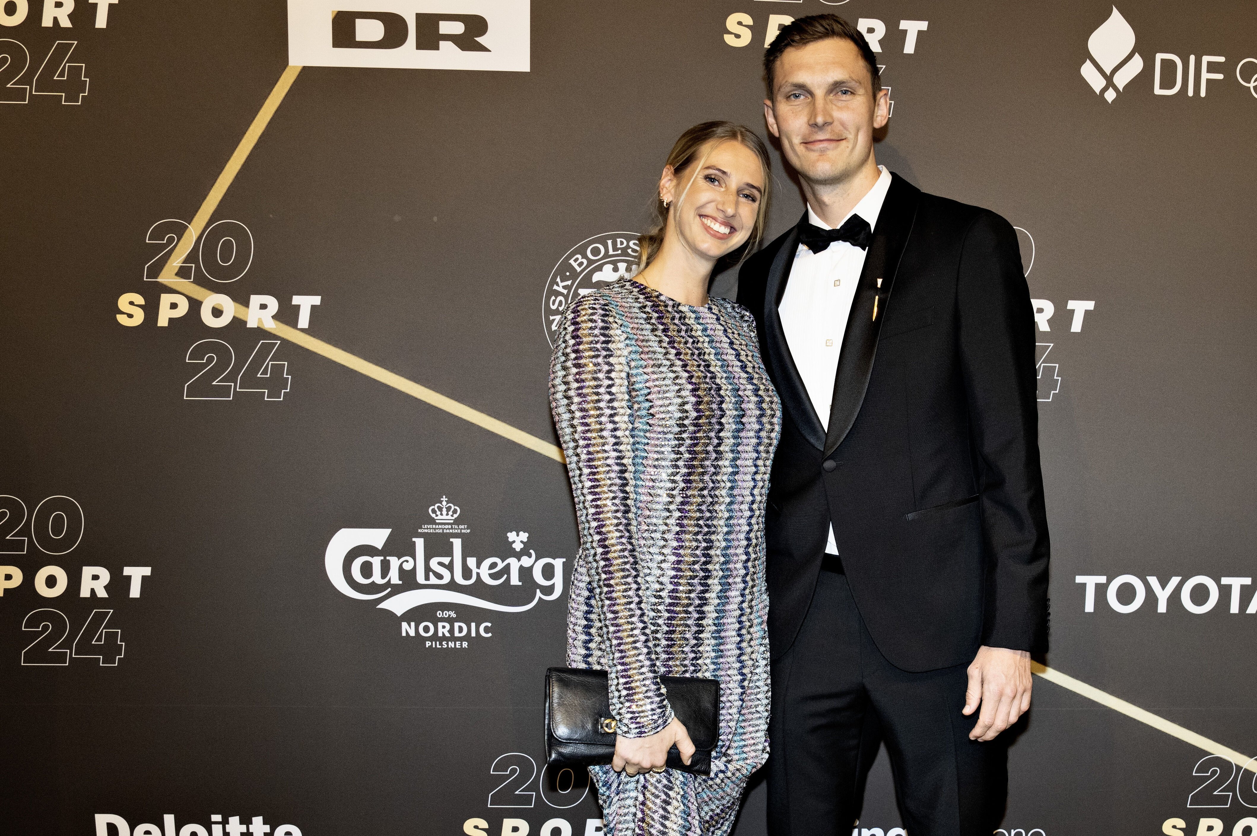 Viktor Axelsen, som vandt guld ved sommerens olympiske lege i Paris, blev lørdag kåret som Årets Sportsnavn i 2024.