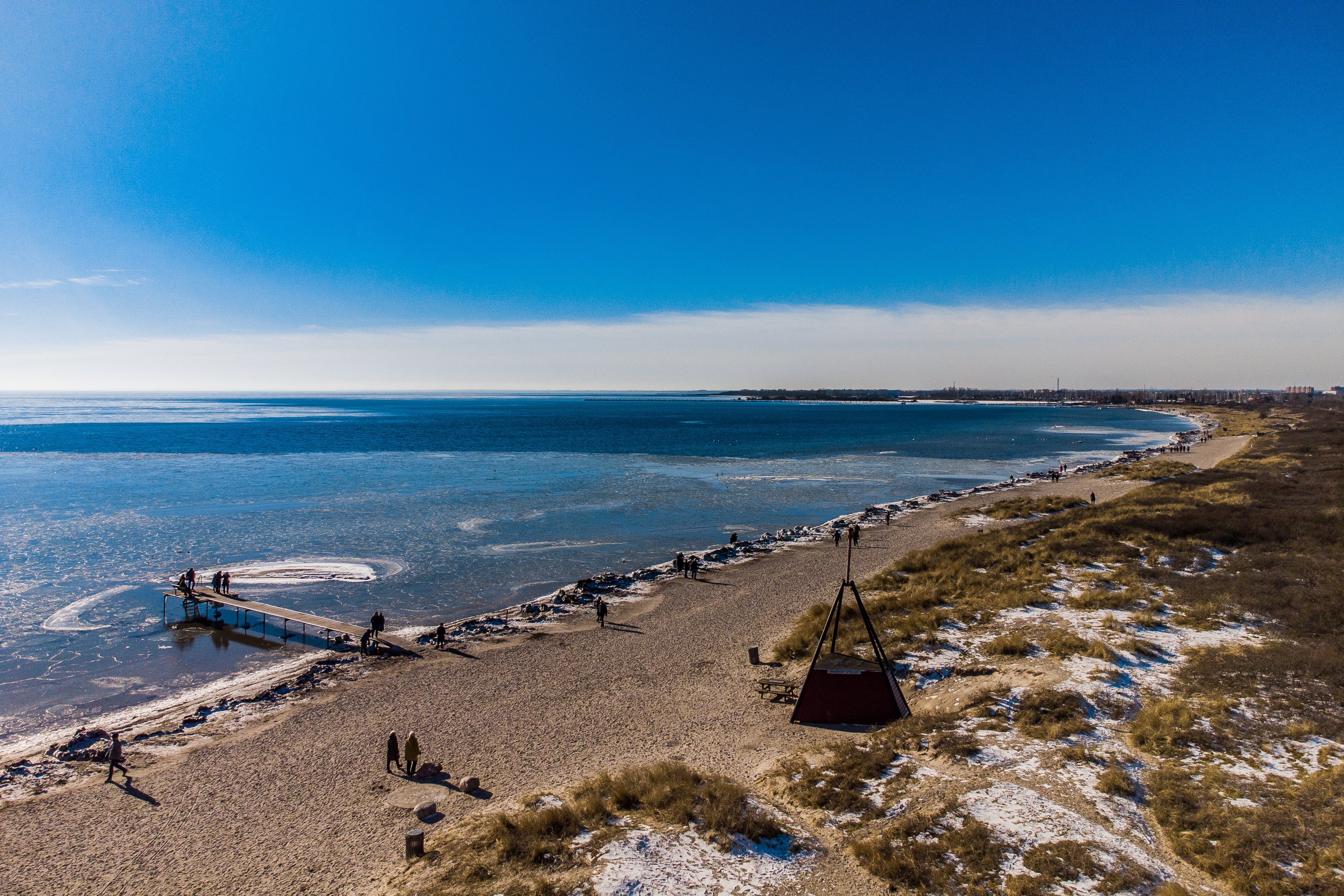 Kommunerne langs Køge Bugt Strandpark jubler over, at et storstilet projekt med ni kunstige øer er blevet skrinlagt og erstattet af et mindre projekt.