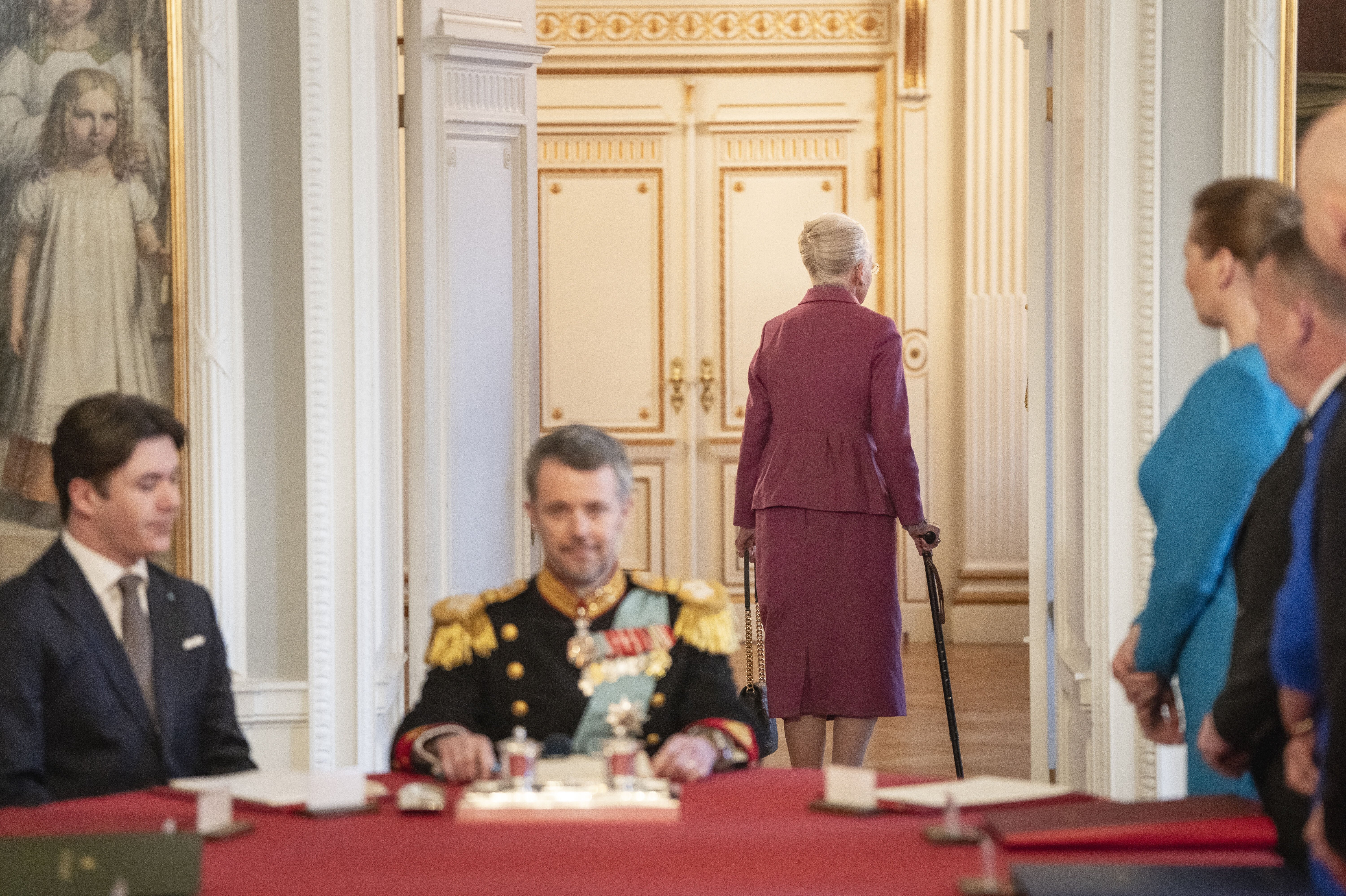 Tirsdag den 14. januar er det et år siden, dronning Margrethe abdicerede i et statsråd på Christiansborg og overlod pladsen til sin ældste søn.