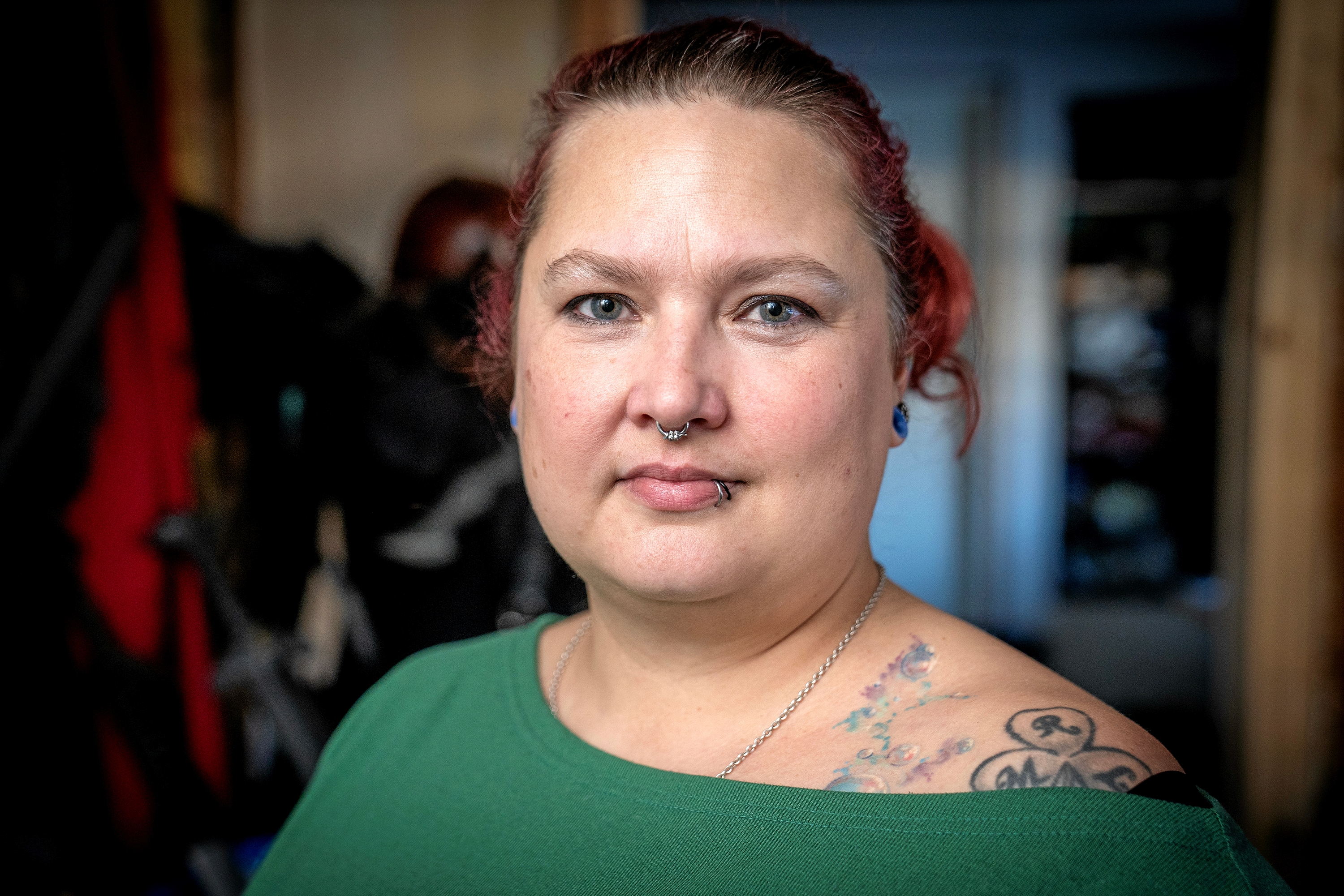 Mette Smilsen, som er formand for Midtsjællands Rollespilsforening i Ringsted, politianmeldte en sag , hvor en voksen leder i foreningen havde sexkrænket en 14-årig pige. Hun søgte hjælp hos kommunen, DGI, DIF, Dansk Ungdoms Fællesråd, Børns Vilkår og Børnetelefonen - men blev afvist alle steder. - Anders Ole Olsen Mette Smilsen, som er formand for Midtsjællands Rollespilsforening i Ringsted, politianmeldte en sag , hvor en voksen leder i foreningen havde sexkrænket en 14-årig pige. Hun søgte hjælp hos kommunen, DGI, DIF, Dansk Ungdoms Fællesråd, Børns Vilkår og Børnetelefonen - men blev afvist alle steder.