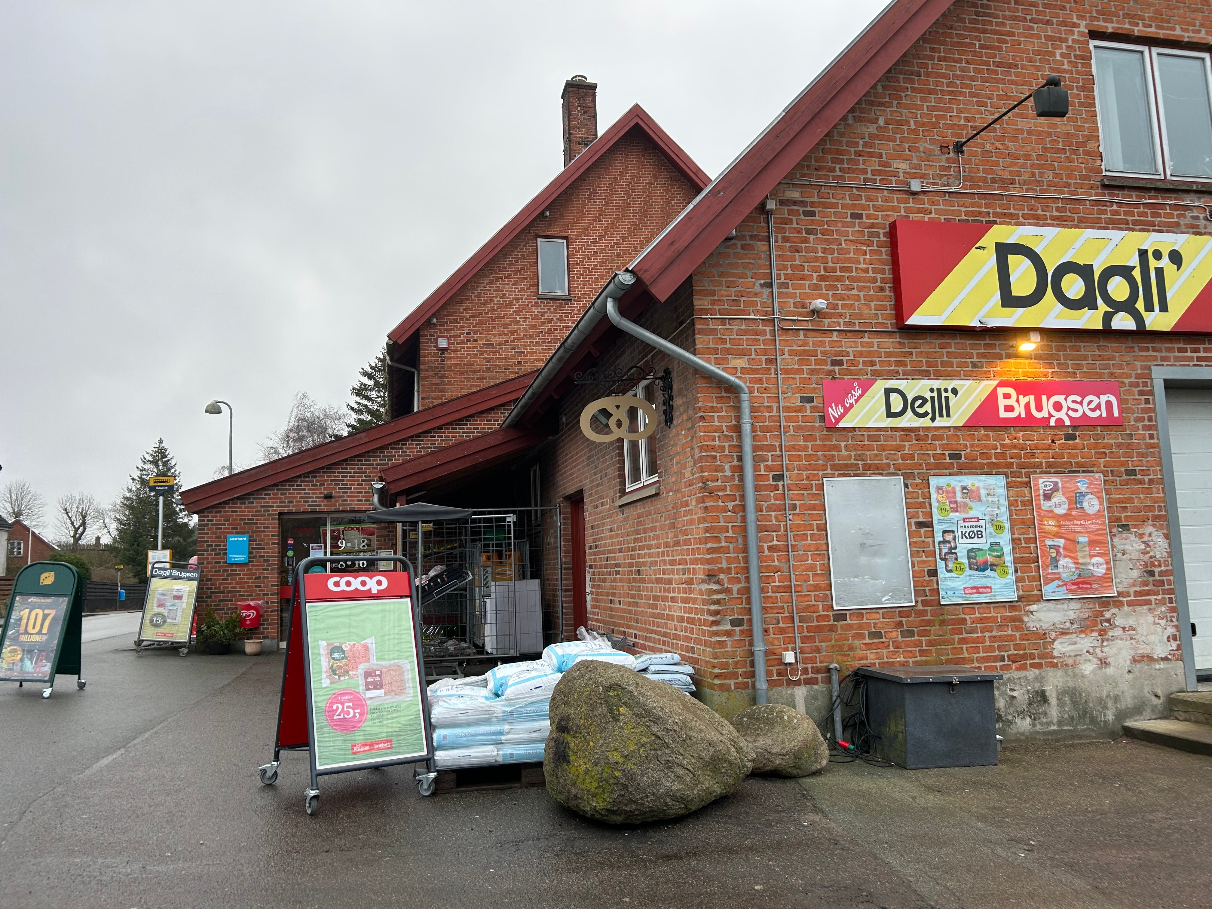 Dagli'Brugsen i Hellested.