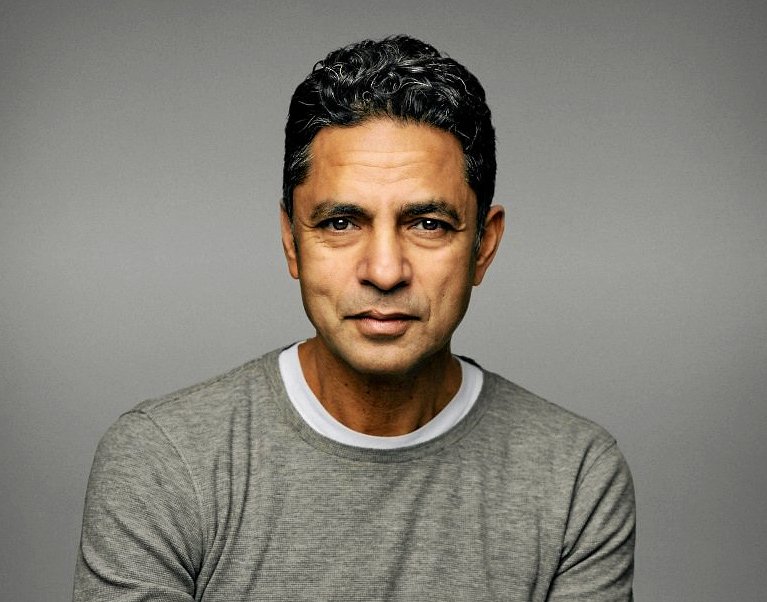 Skævinge Brugsforening og Klub Frivillig har inviteret Manu Sareen til byen.