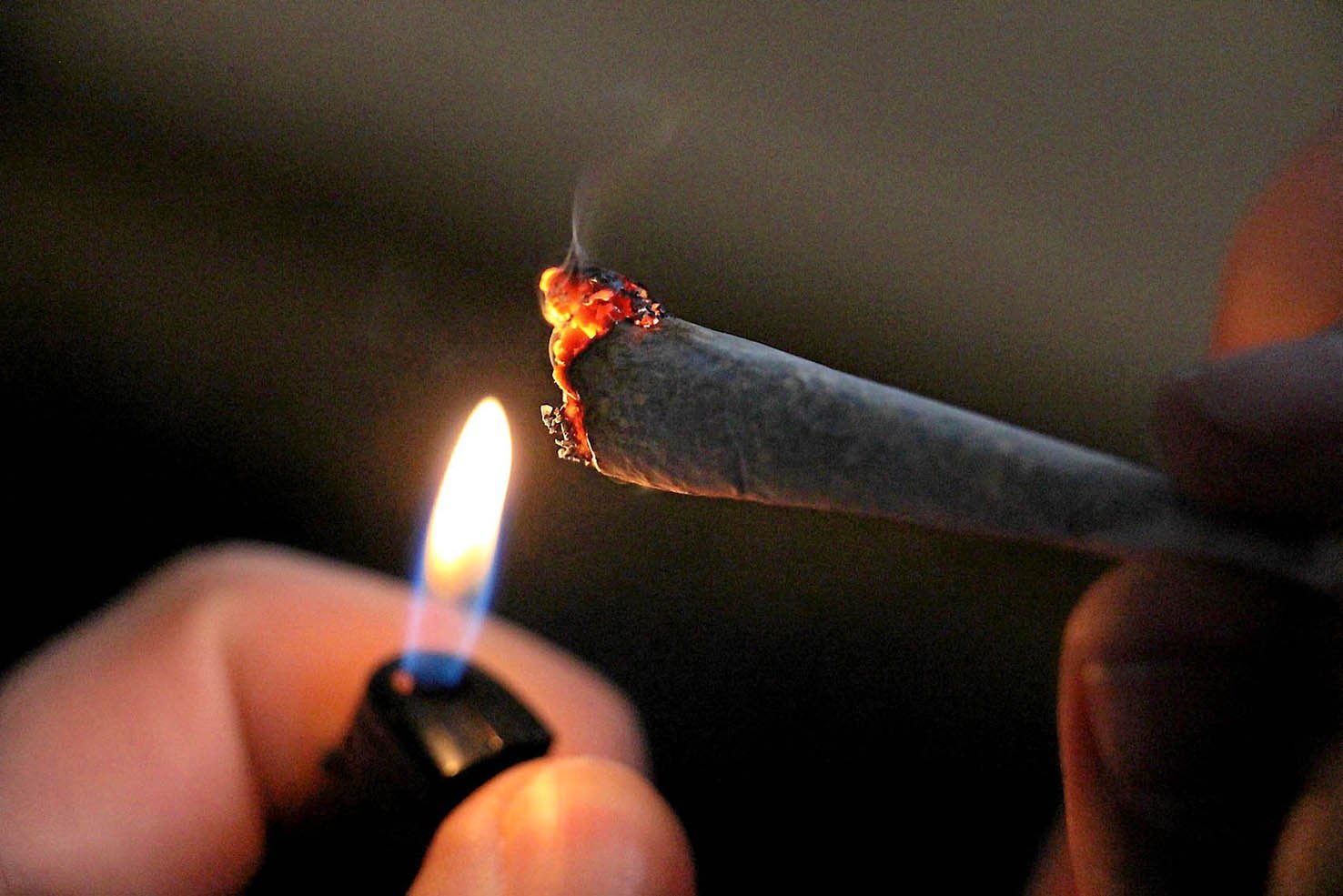 Hash og andre ulovlige stoffer er for nogle unge ikke en hindring for at sætte sig bag rattet. Det vil Rådet for Sikker Trafik og politiet gerne ændre på.