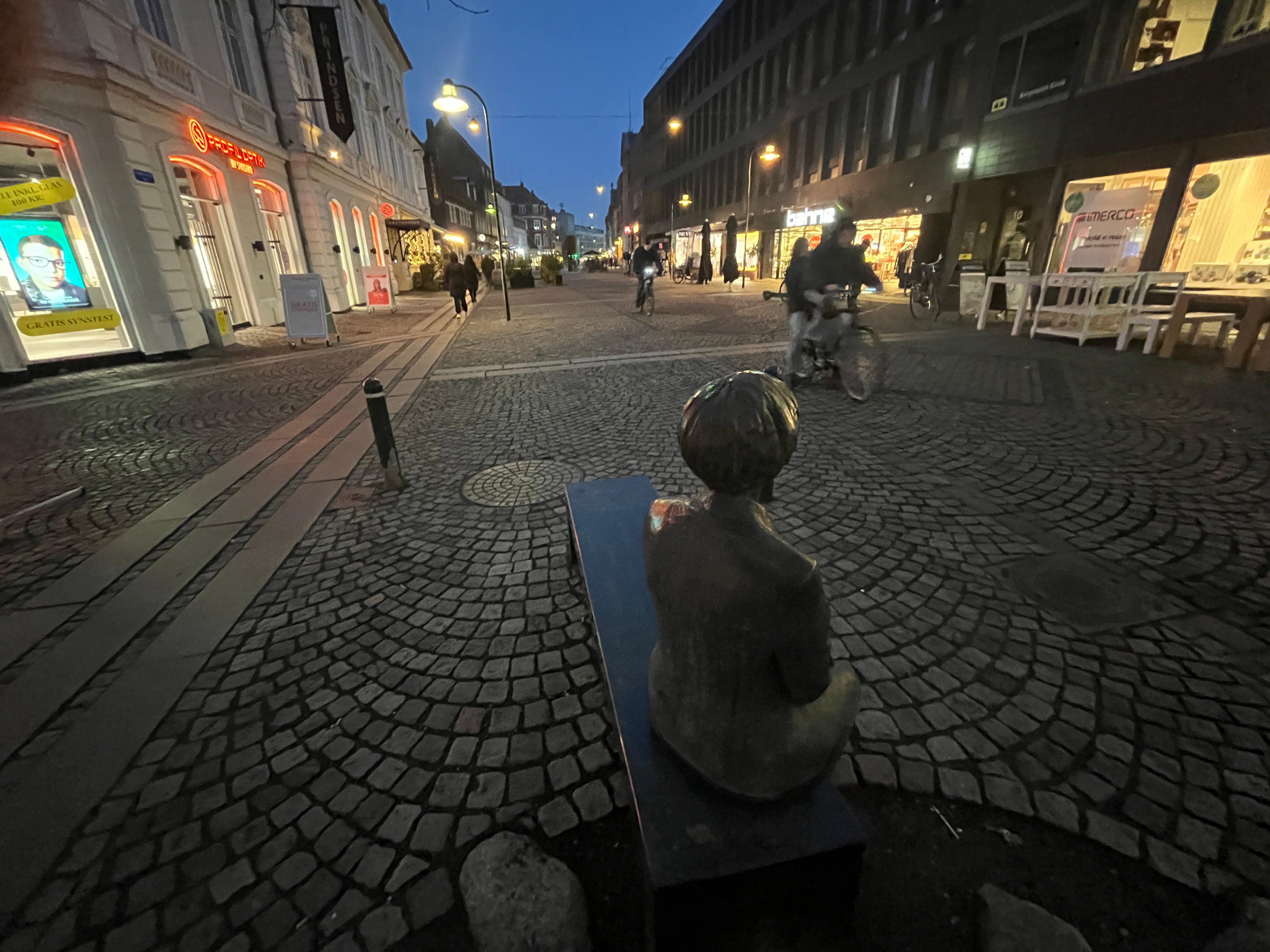 Politi havde fat i en bare 14-årige farbølle på ulovlig cykel.