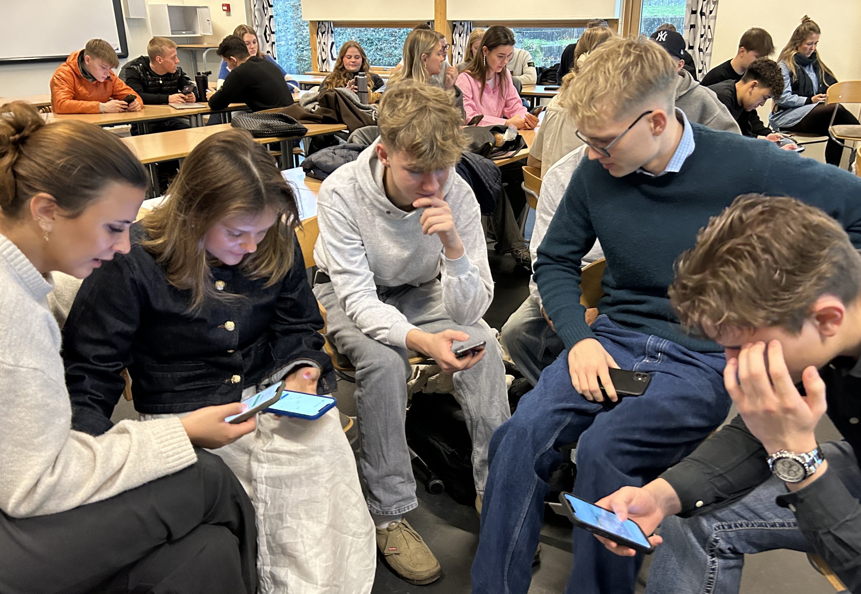 HHX-eleverne downloadede alle Nabogo-appen, så de kunne se, hvordan den fungerer.