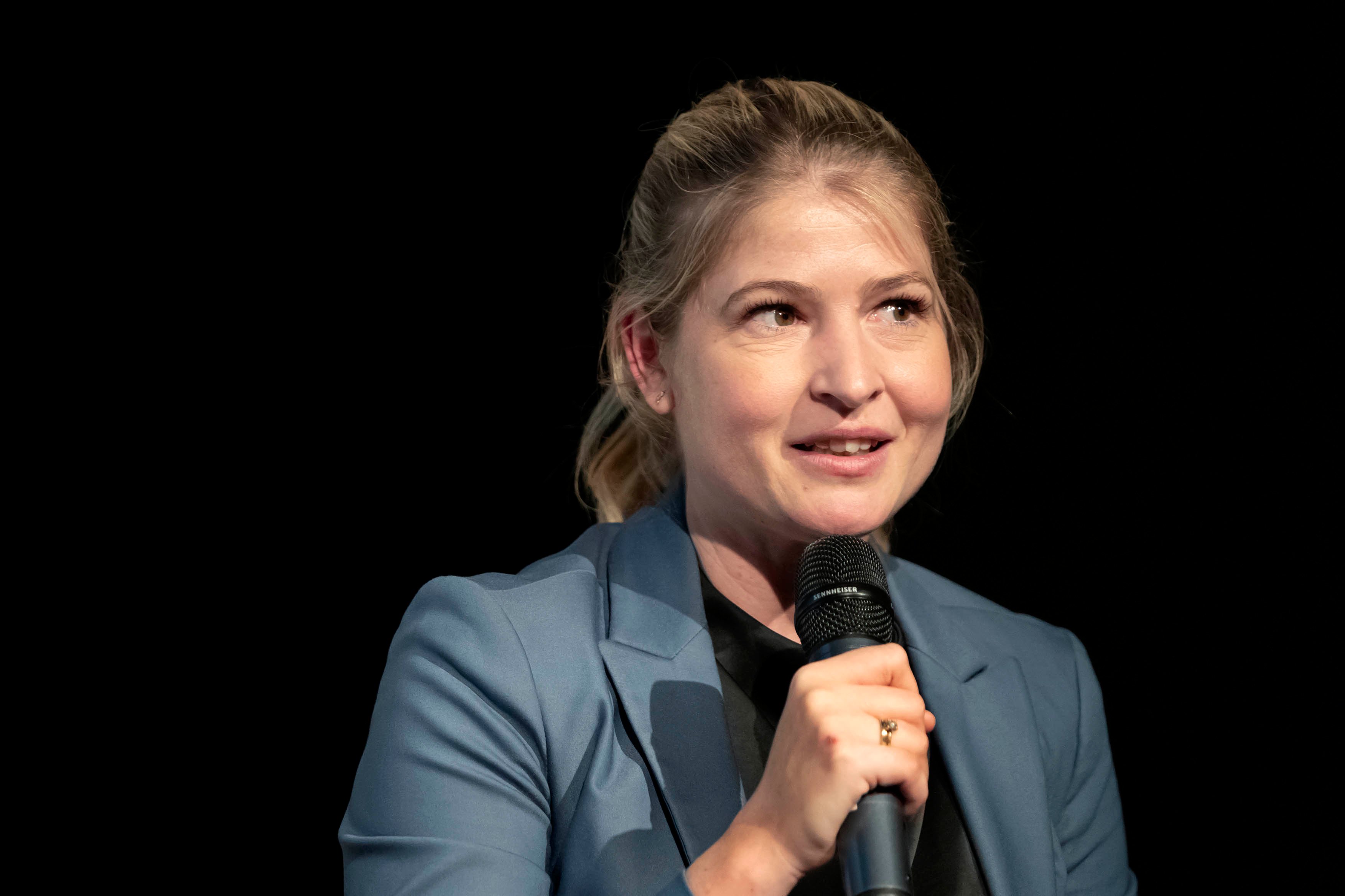 Holbæks borgmester Christina Krzyrosiak Hansen (S) er ikke helt tilfreds med, at Jyderup Skole ikke tidligere har orienteret rådhuset og hende om de udfordringer, man har stået med.