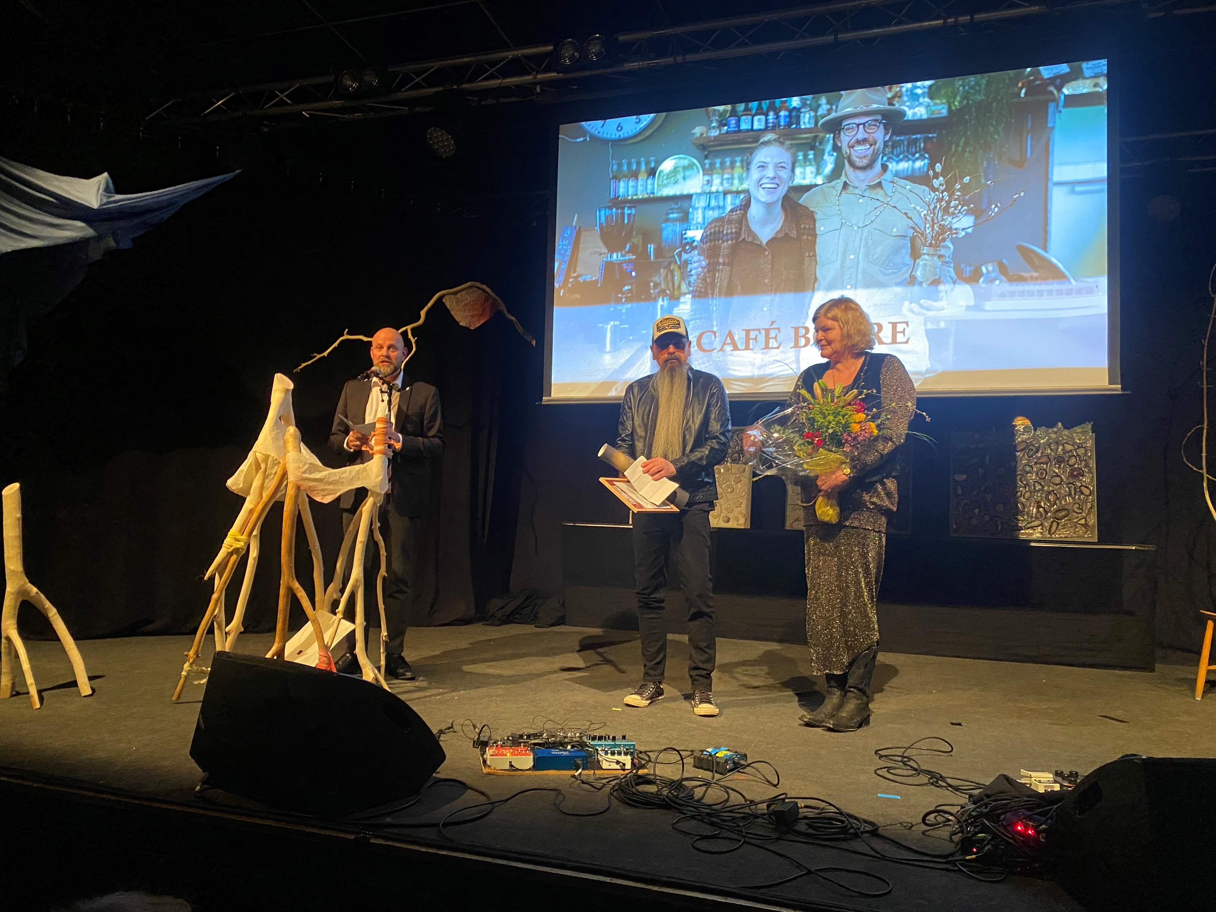 Makkerparret bag Café Borre modtog årets publikumspris.