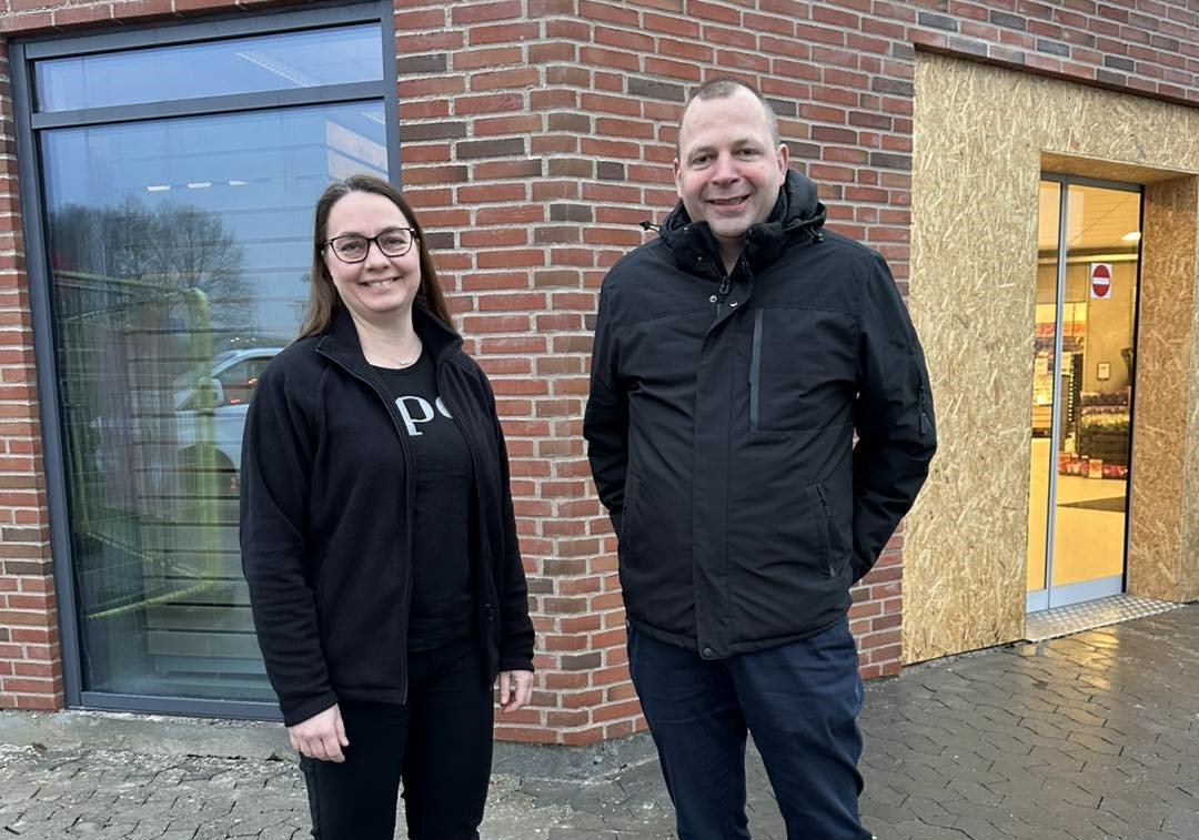Rikke Axtoft Nørregaard og Søren Brøgger flytter sammen - deres butikker vel at mærke, når Fasan Apotek lejer sig ind i SuperBrugsens lokaler.