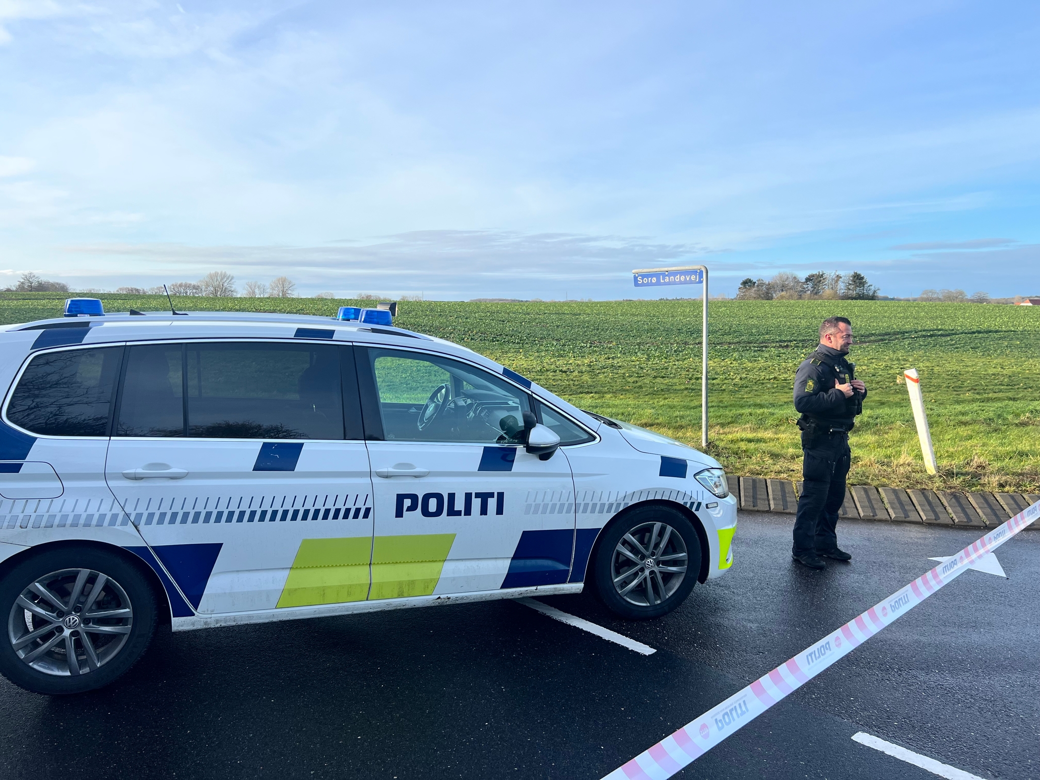 Politiet har afspærret området. - Peter Rubek Utzon Politiet har afspærret området.