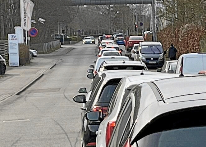 Trafik på Sydmarken, Mørkhøj, Gladsaxe - Gitte Ganderup Trafik på Sydmarken, Mørkhøj, Gladsaxe