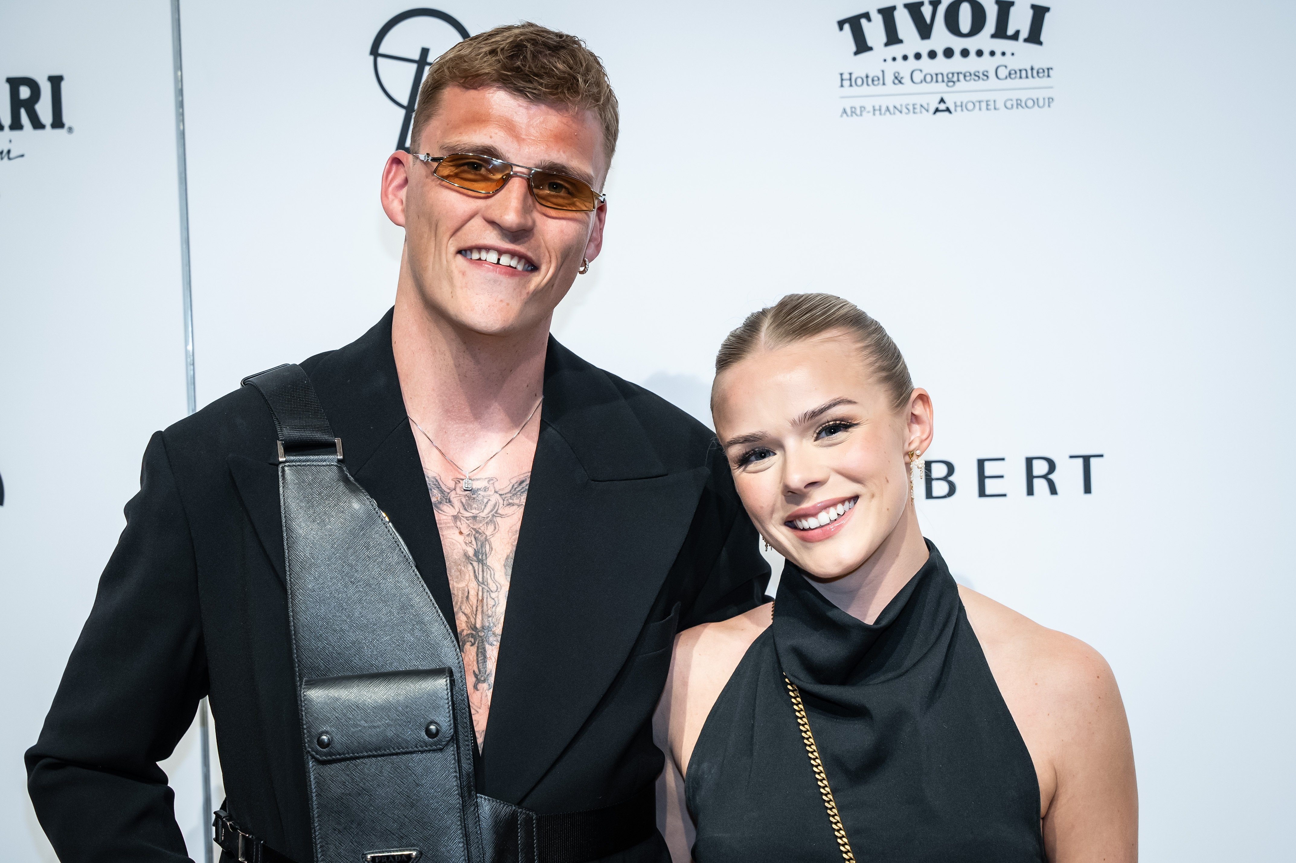 Det kan godt være, at Sebastian Bull og Asta Björk ikke vandt "Vild med dans" i 2023. Men den 30-årige skuespiller og den 27-årige danser vandt efterfølgende hinandens hjerter, da venskabet udviklede sig til kærlighed.
