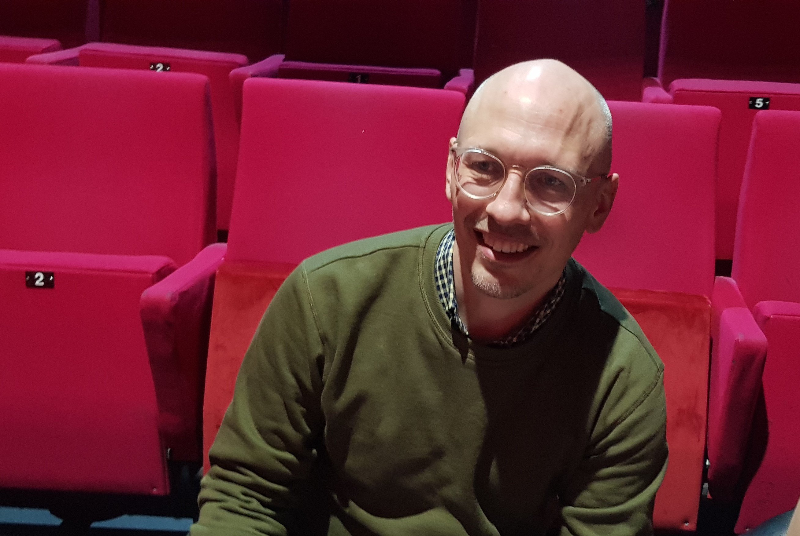 Kristoffer Møller Hansen, der er administrende direktør på Sjællands Teater, kan glæde sig over, at de tre sidste forestillinger af musicalen Borgen bliver gennemført trods en omfattende tyveri af teknisk udstyr.