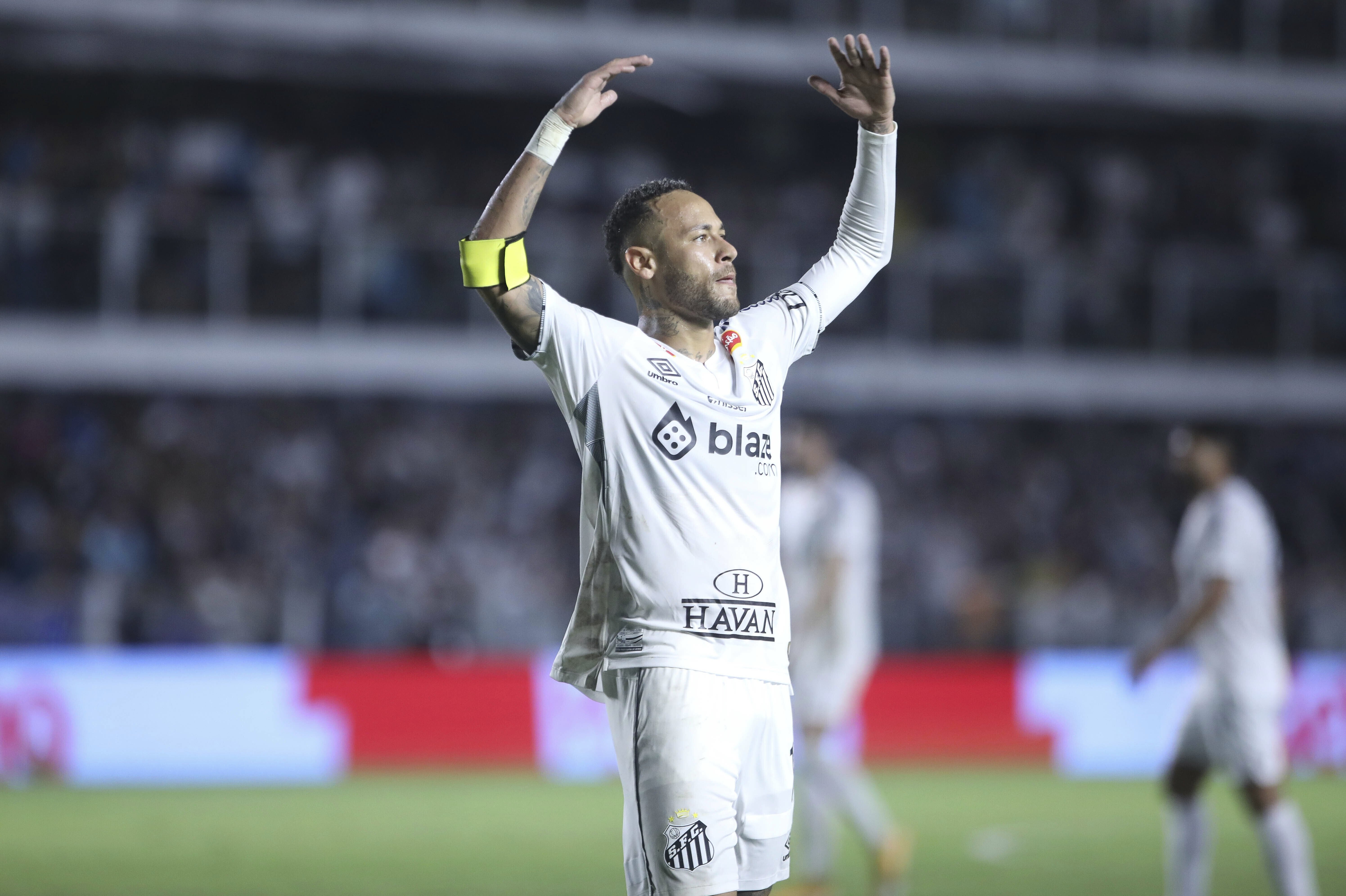 Selv om kampen mellem Santos og Botafogo endte 1-1, var det en glad Neymar, der mødte pressen efter kampen.
