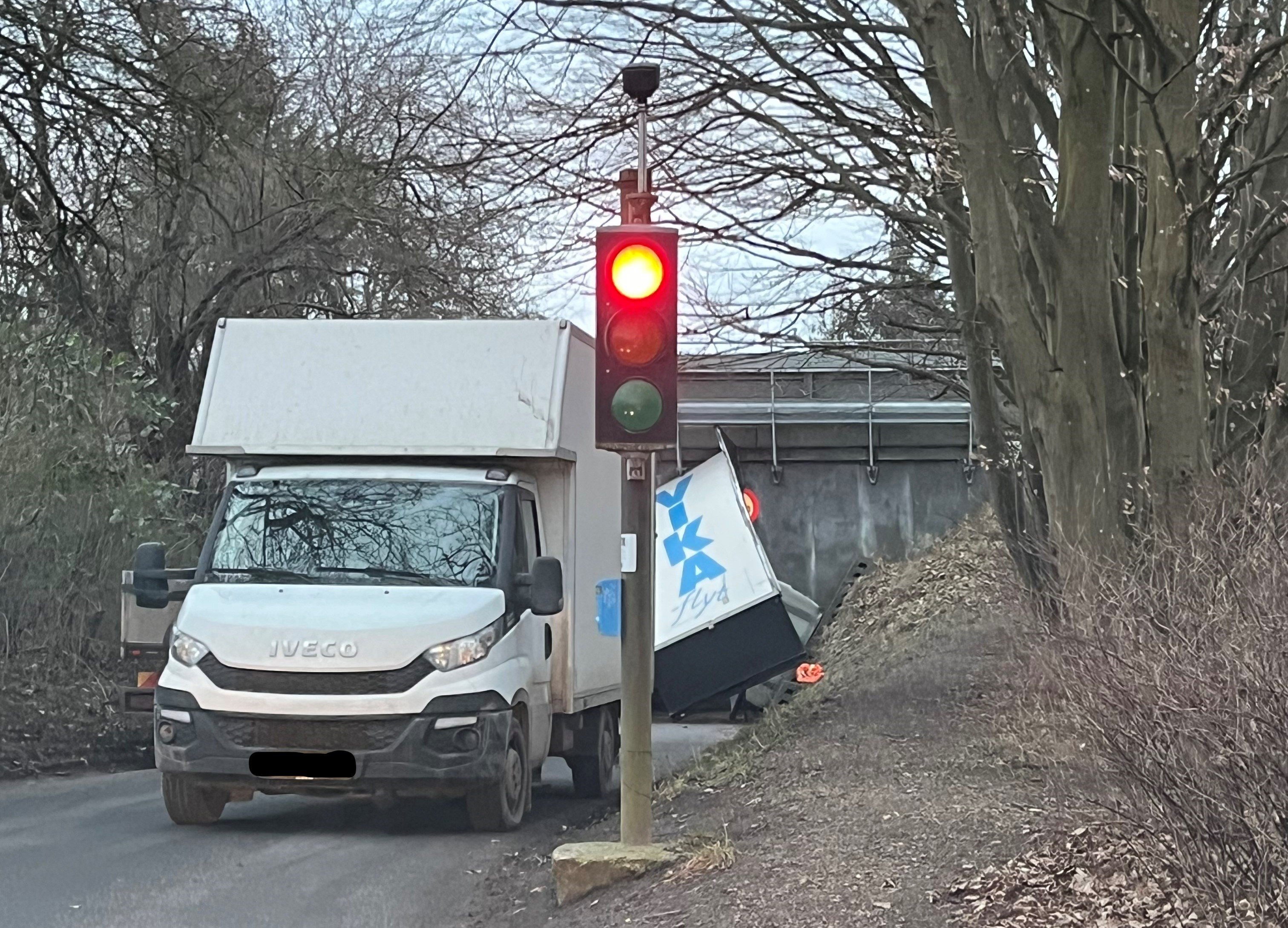 Så gik det igen galt i viadukten i Vestergade. Tirsdag morgen sad en flyttebil fast i tunnelen.