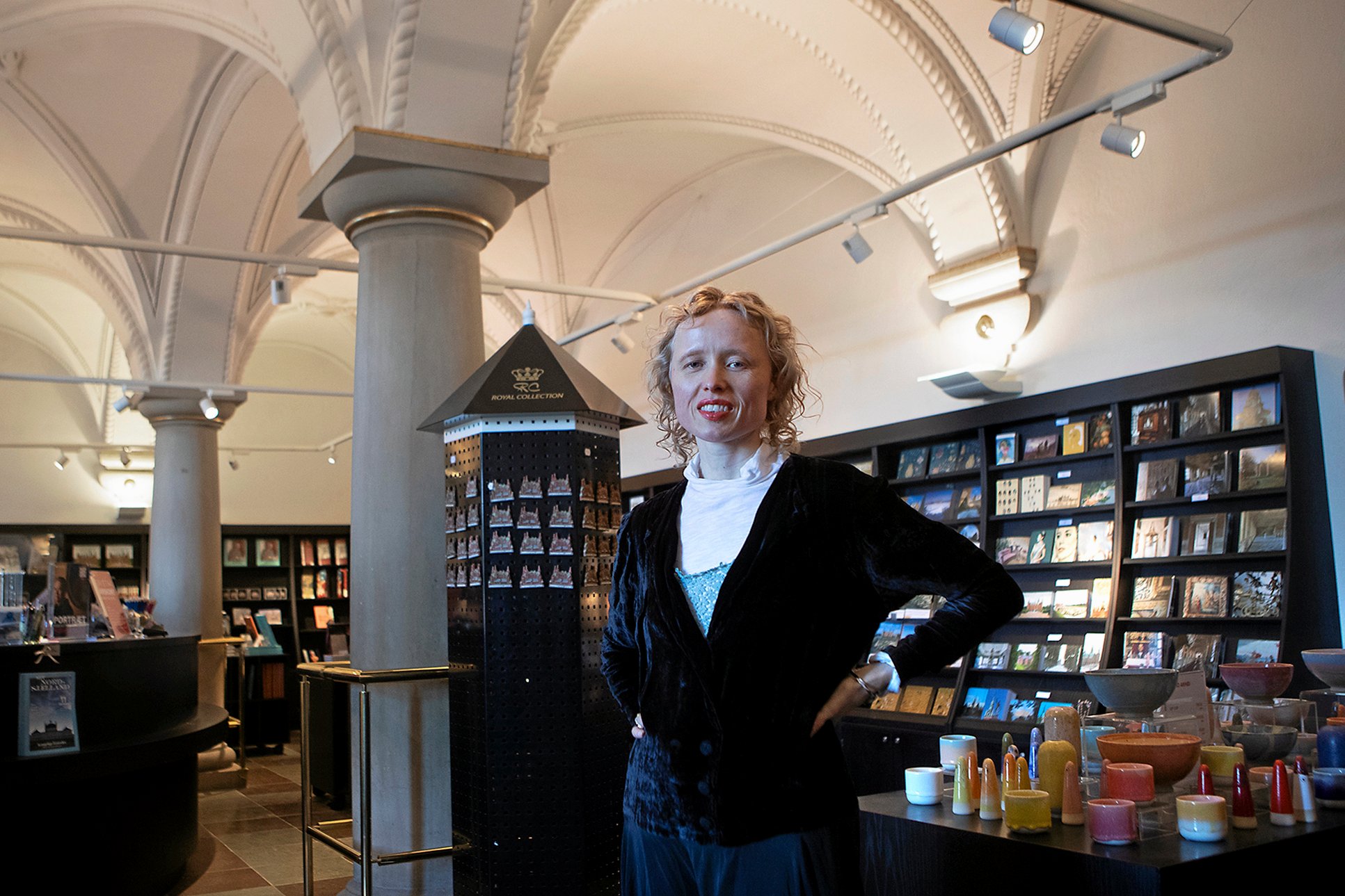 Julie Gufler har i seks år boet og arbejdet på Ærø, hvor hun har bestyret Creutz Boghandel i Ærøskøbing. Nu er hun kommet til Frederiksborg slot.