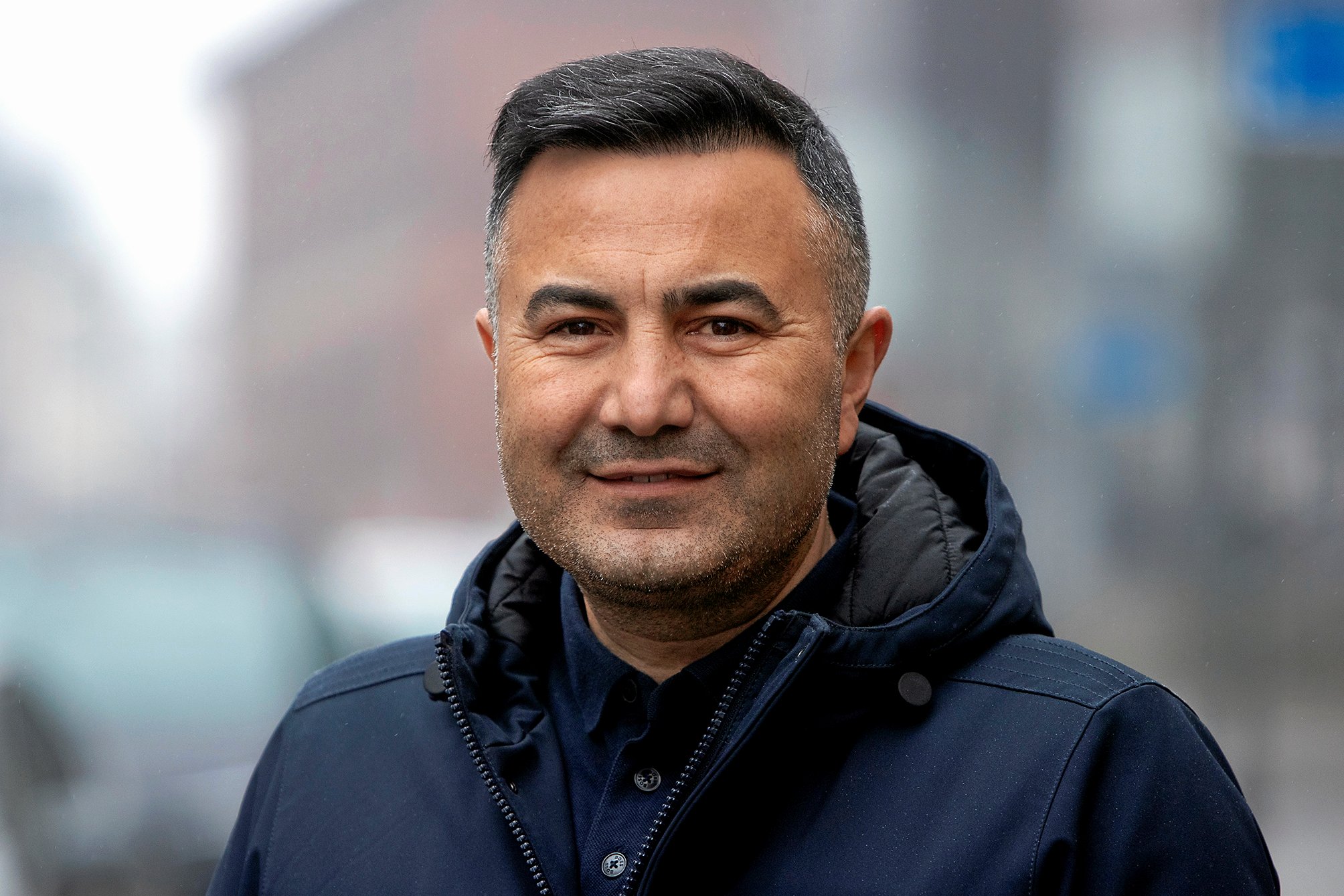 Socialudvalgsmedlem i Næstved Kommune Süleyman Yücel (V) var i praktik for at lære mere om hjemmeplejens arbejdsgange.