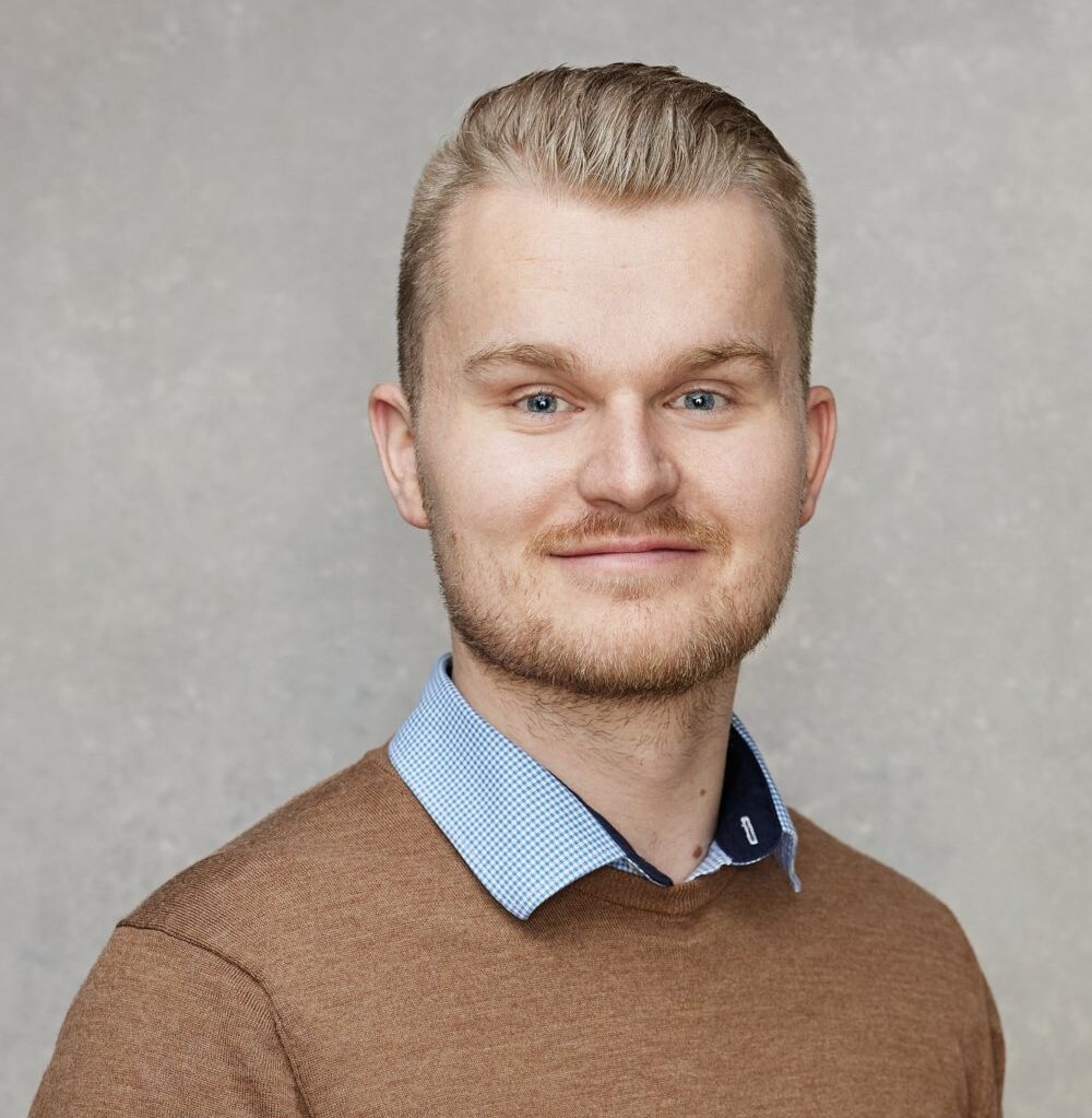 Frederik Germann vil have politi og SSP til at håndtere de utryghedsskabende unge. Desuden har han orienteret formanden for Tryghedsrådet i Halsnæs om sagen. - Arkiv Frederik Germann vil have politi og SSP til at håndtere de utryghedsskabende unge. Desuden har han orienteret formanden for Tryghedsrådet i Halsnæs om sagen.