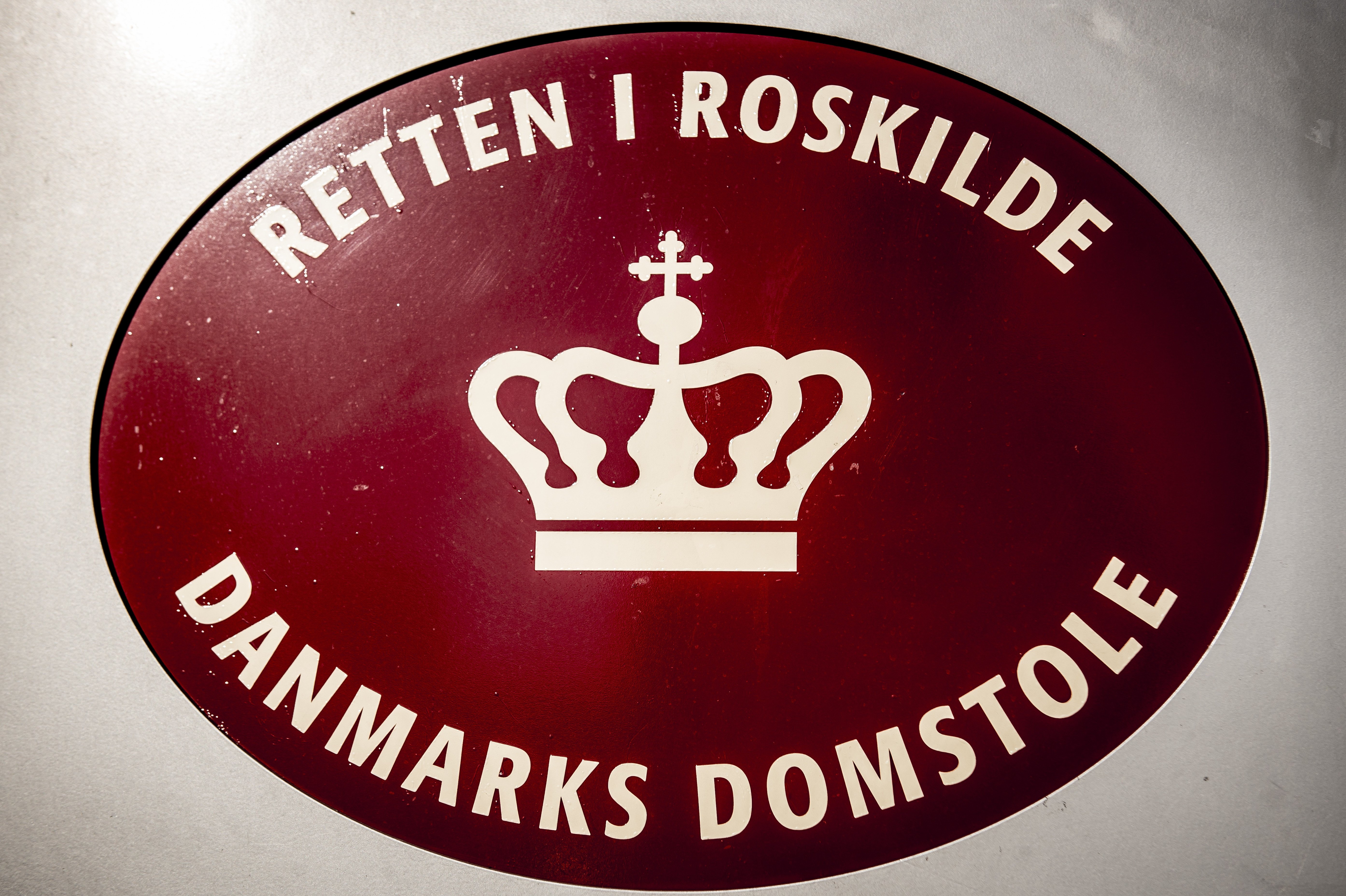 Tirsdag skal Retten i Roskilde behandle en sag, hvor en 60-årig mand blandt andet er tiltalt for at have fået sin bil til at fremstå som en civil politibil. (Arkivfoto).