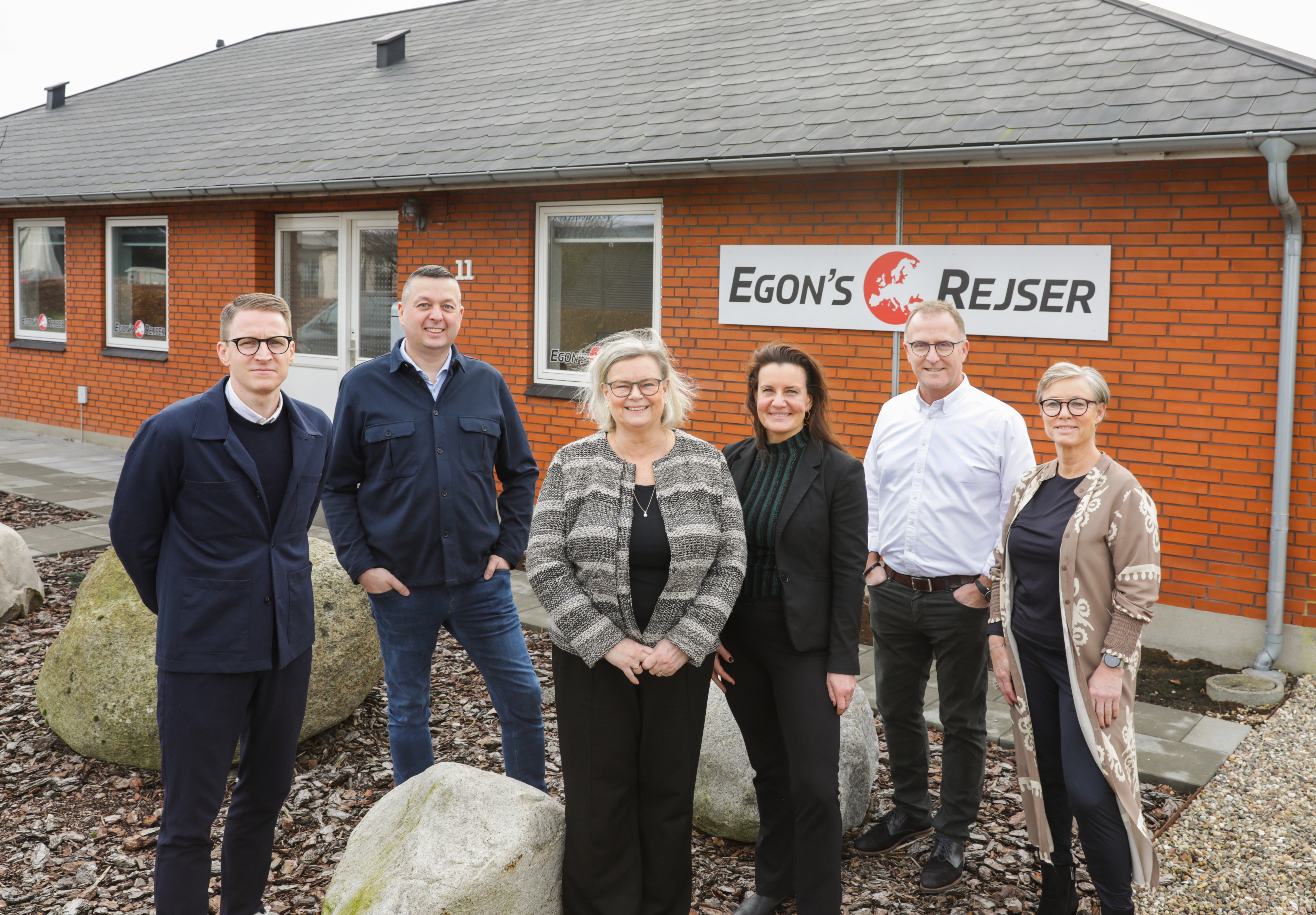 Staben i Egons Rejser på Kongstedvej 11 i Slagelse. Fra venstre Mads Heidelbach, Paw Ragner, Anne Andersen, Heidi Slott, Mogens Pedersen og Kirsten Kring.